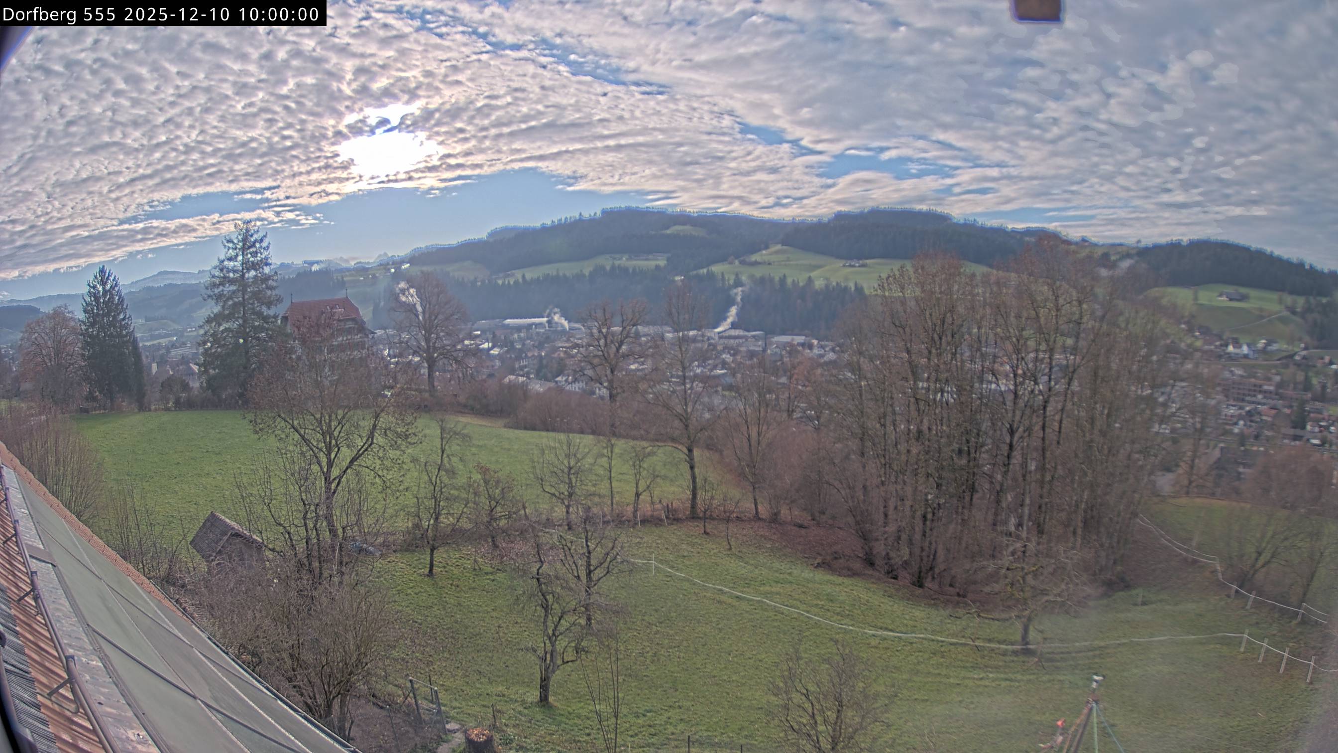 Webcam-Bild: Aussicht vom Dorfberg in Langnau 20251210-100000