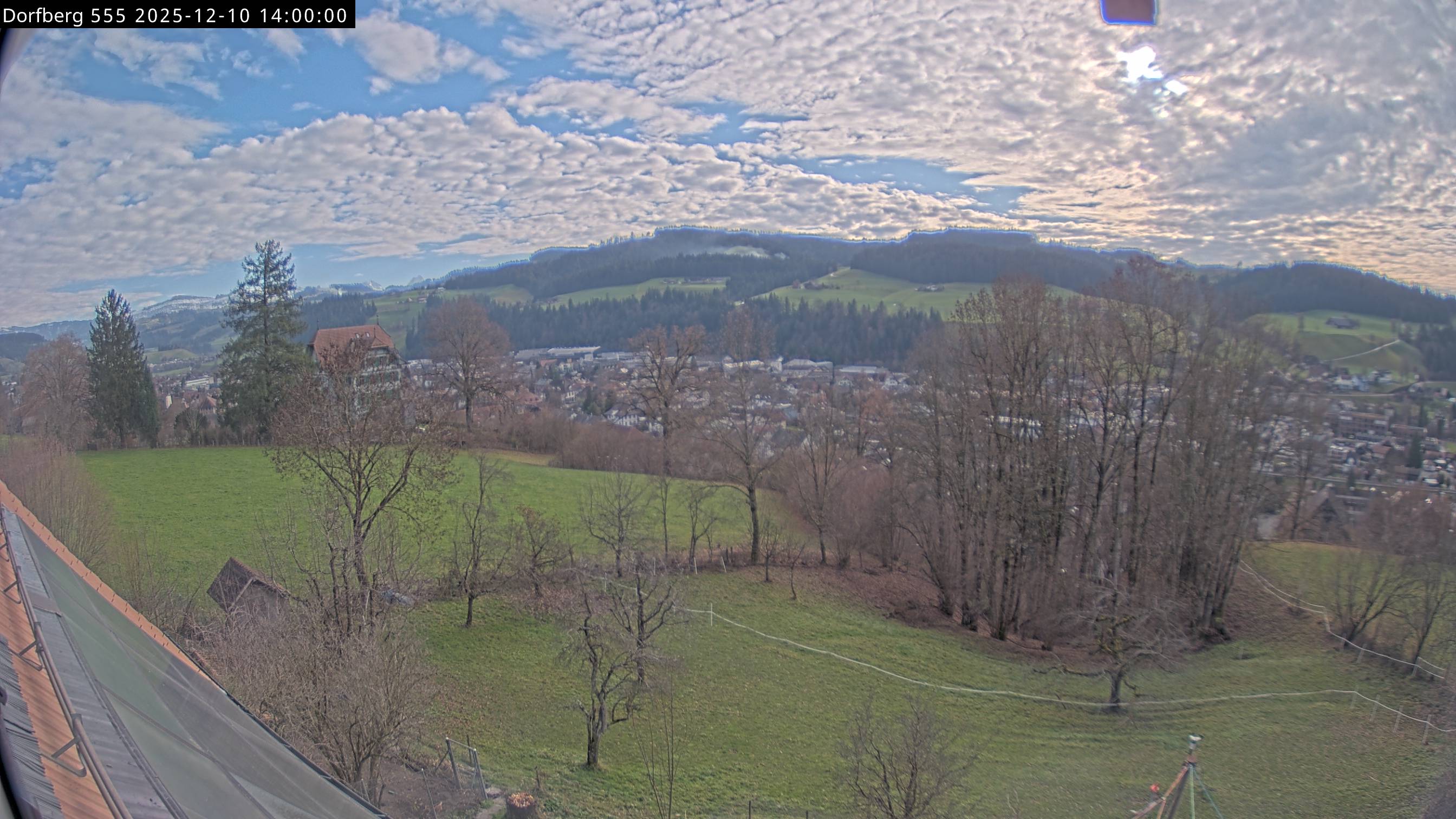 Webcam-Bild: Aussicht vom Dorfberg in Langnau 20251210-140000