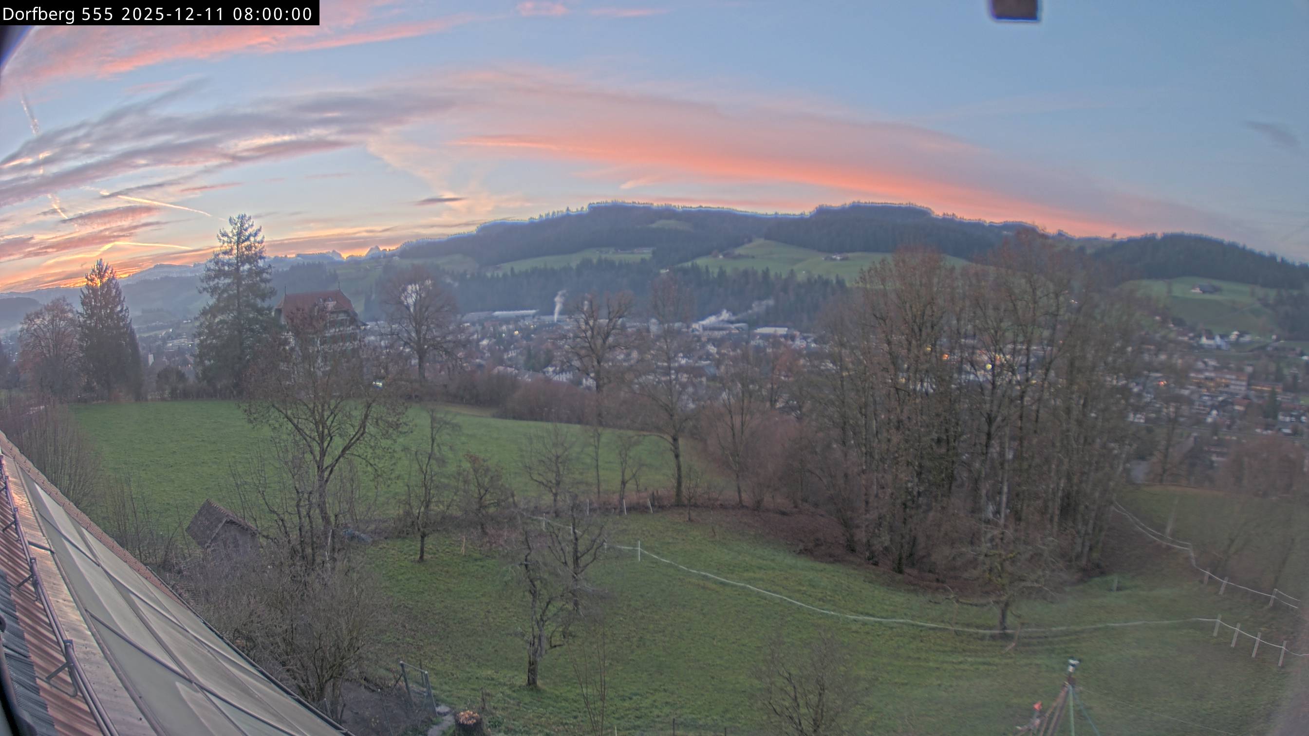 Webcam-Bild: Aussicht vom Dorfberg in Langnau 20251211-080000