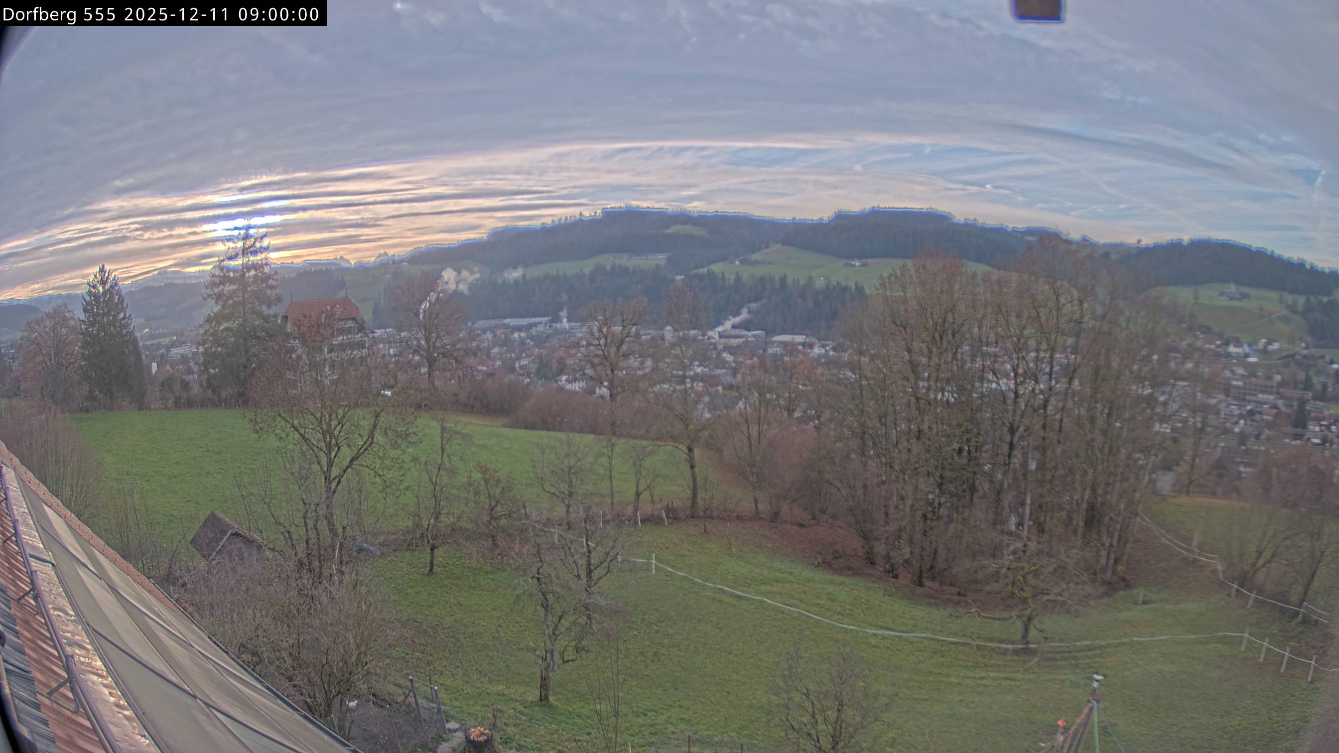 Webcam-Bild: Aussicht vom Dorfberg in Langnau 20251211-090000