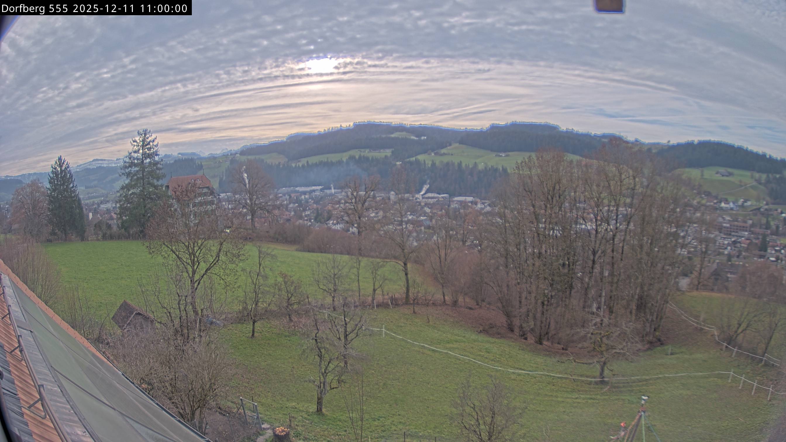 Webcam-Bild: Aussicht vom Dorfberg in Langnau 20251211-110000