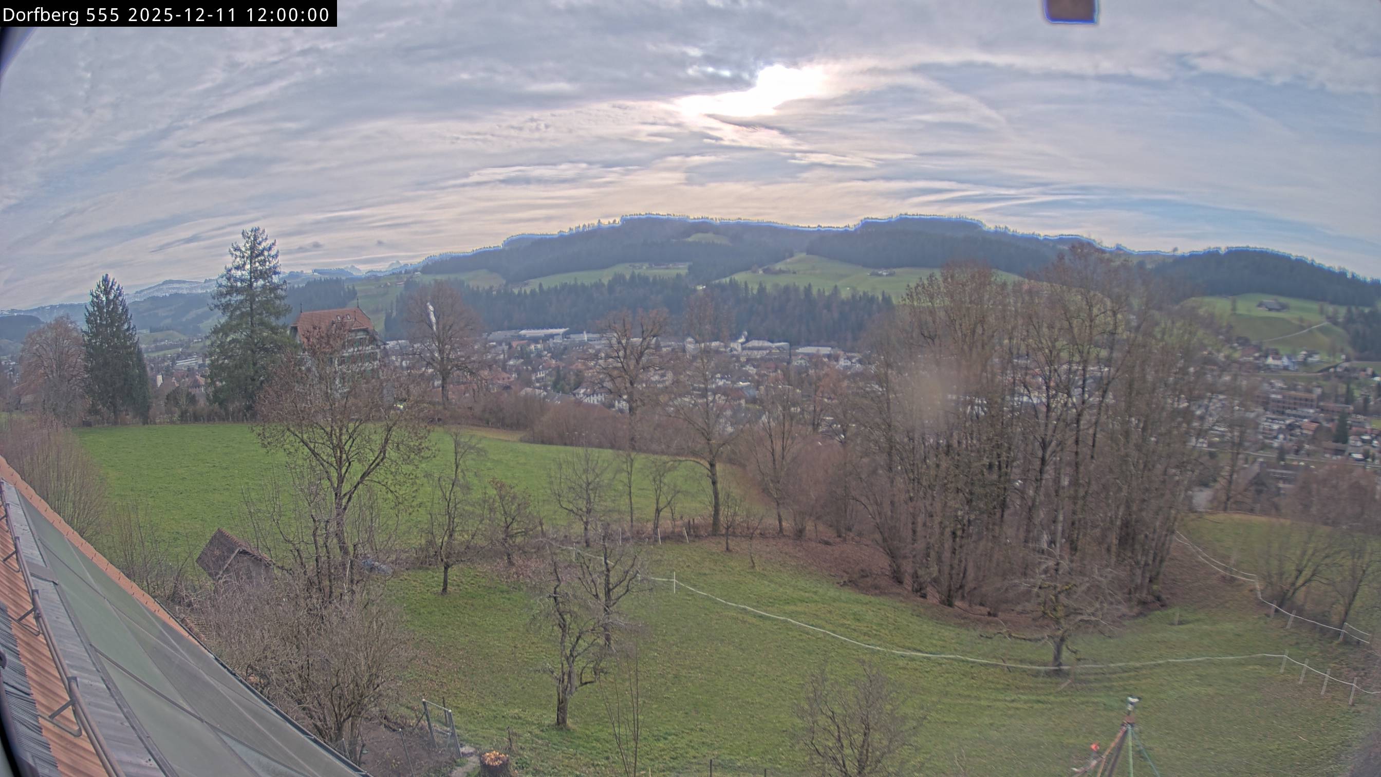 Webcam-Bild: Aussicht vom Dorfberg in Langnau 20251211-120000