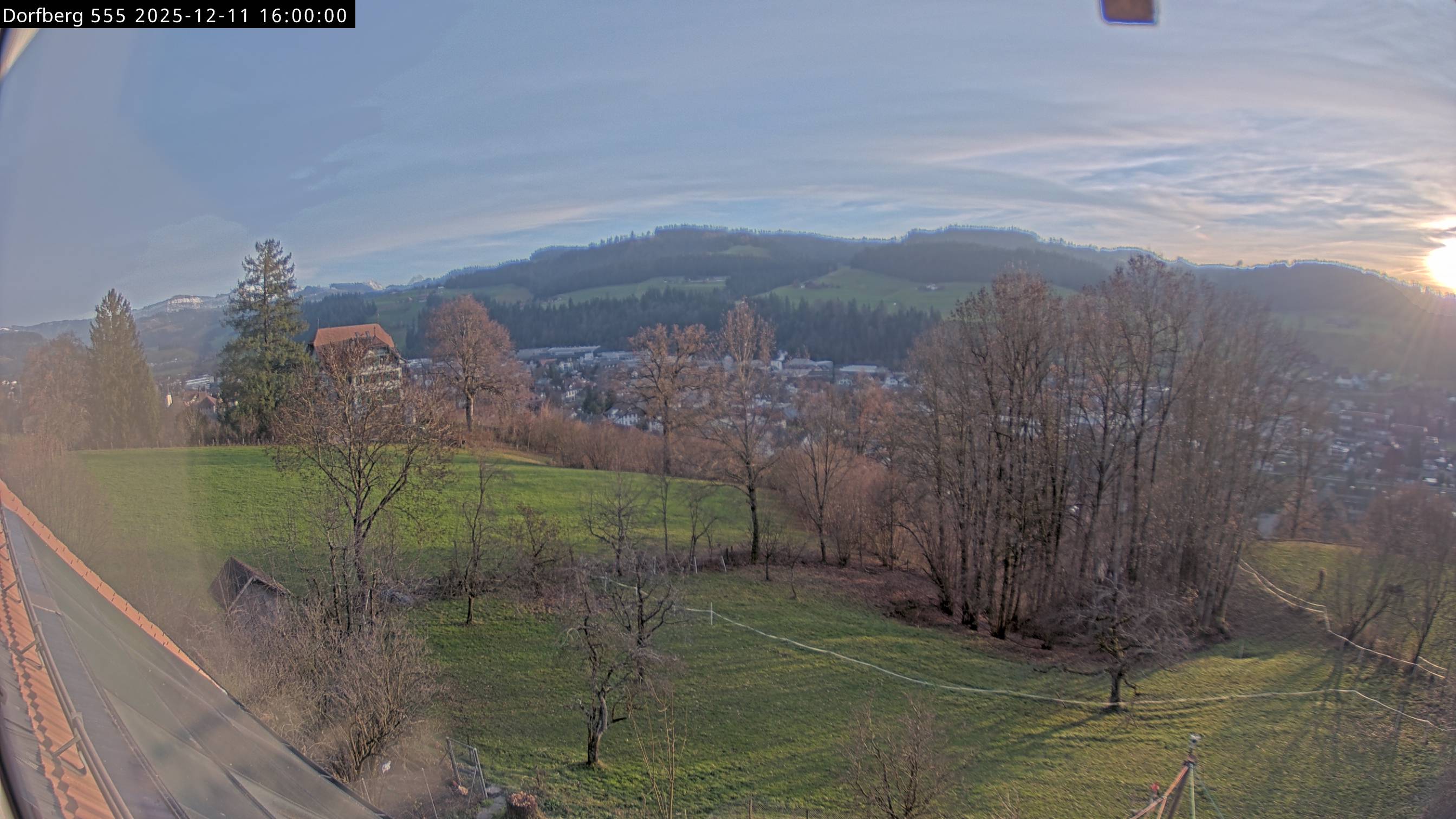 Webcam-Bild: Aussicht vom Dorfberg in Langnau 20251211-160000