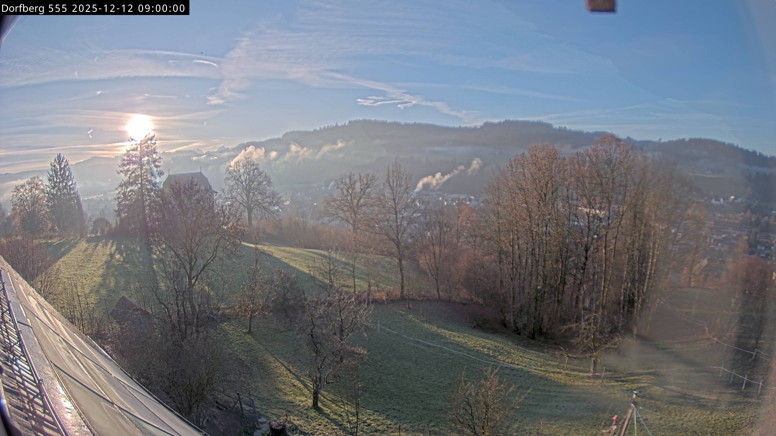 Webcam-Bild: Aussicht vom Dorfberg in Langnau 20251212-090000