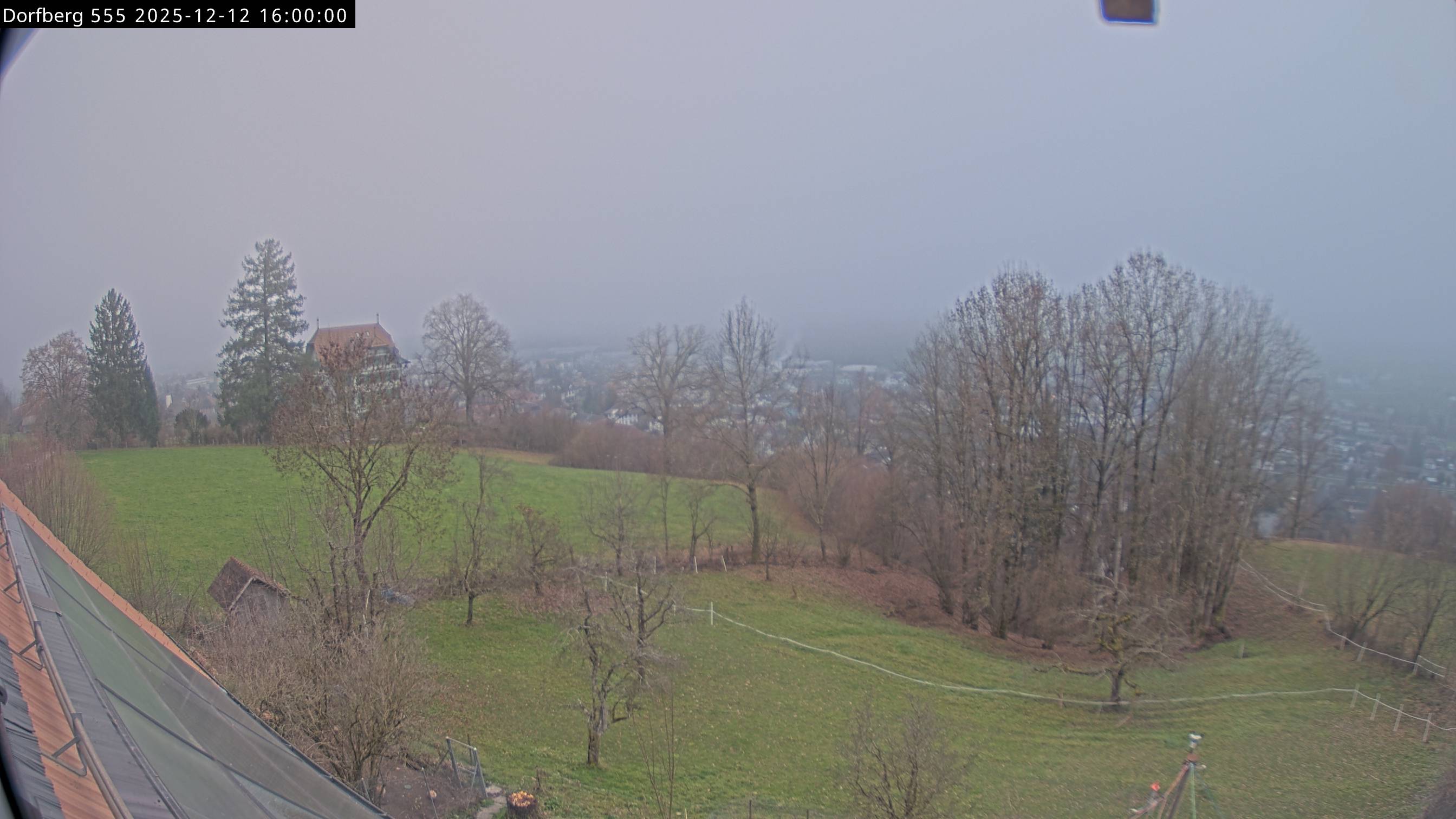 Webcam-Bild: Aussicht vom Dorfberg in Langnau 20251212-160000