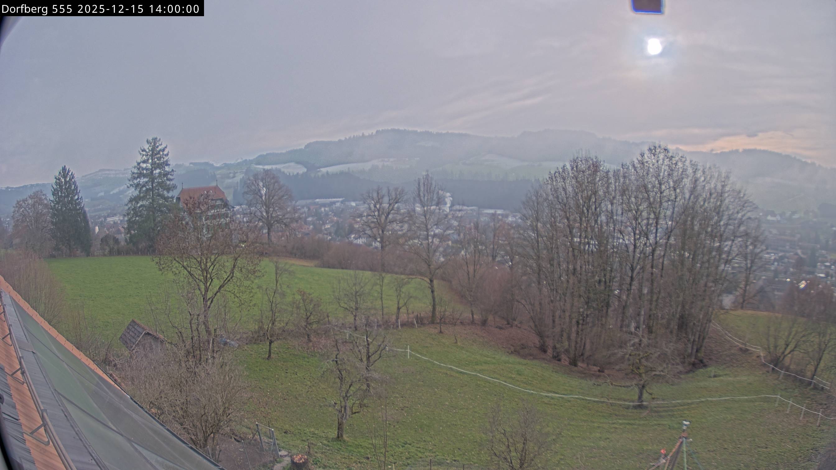 Webcam-Bild: Aussicht vom Dorfberg in Langnau 20251215-140000