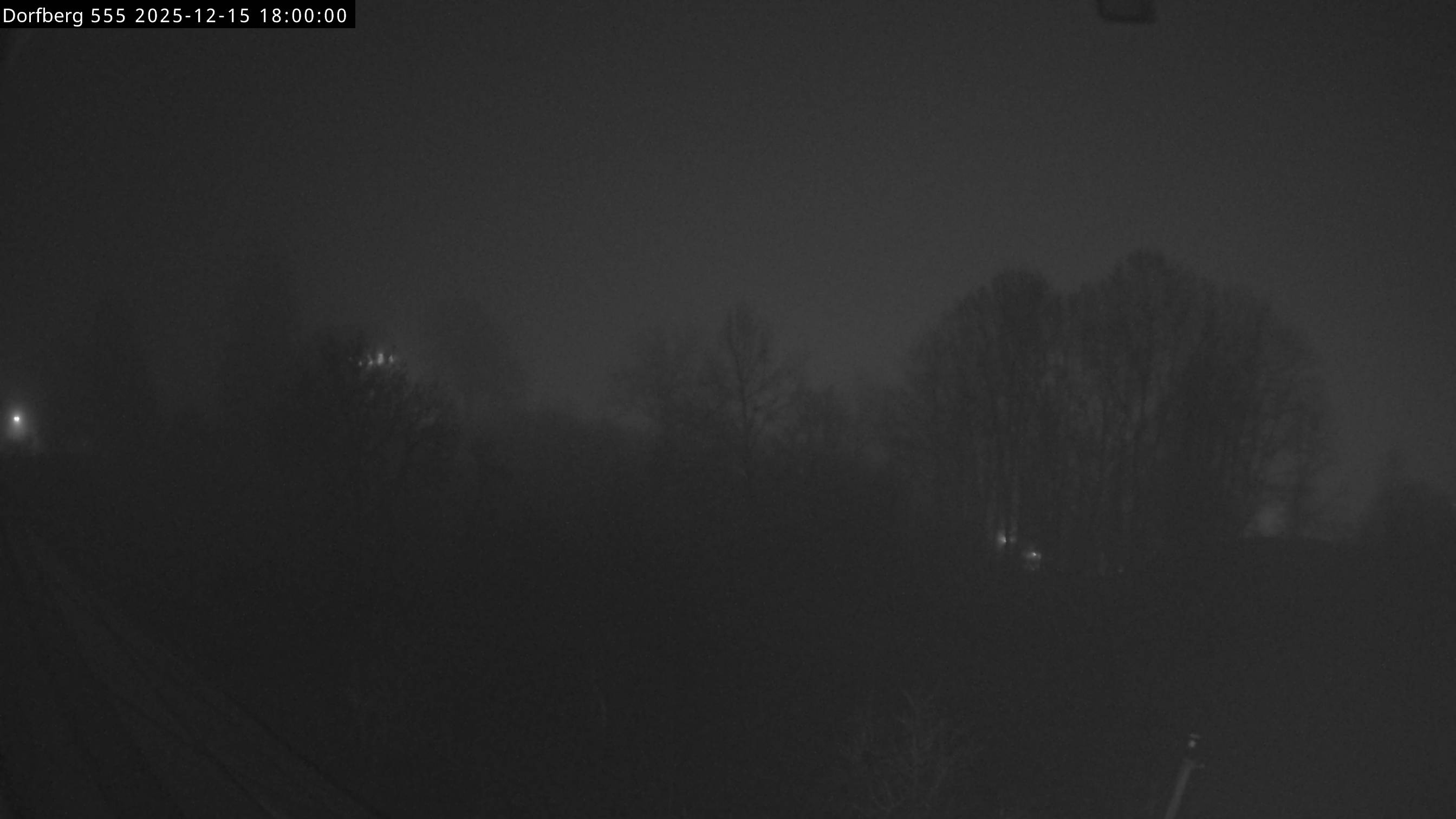 Webcam-Bild: Aussicht vom Dorfberg in Langnau 20251215-180000