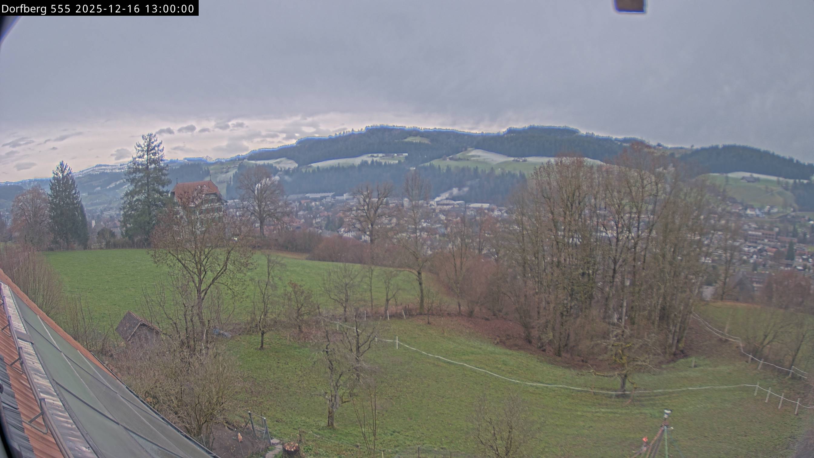 Webcam-Bild: Aussicht vom Dorfberg in Langnau 20251216-130000