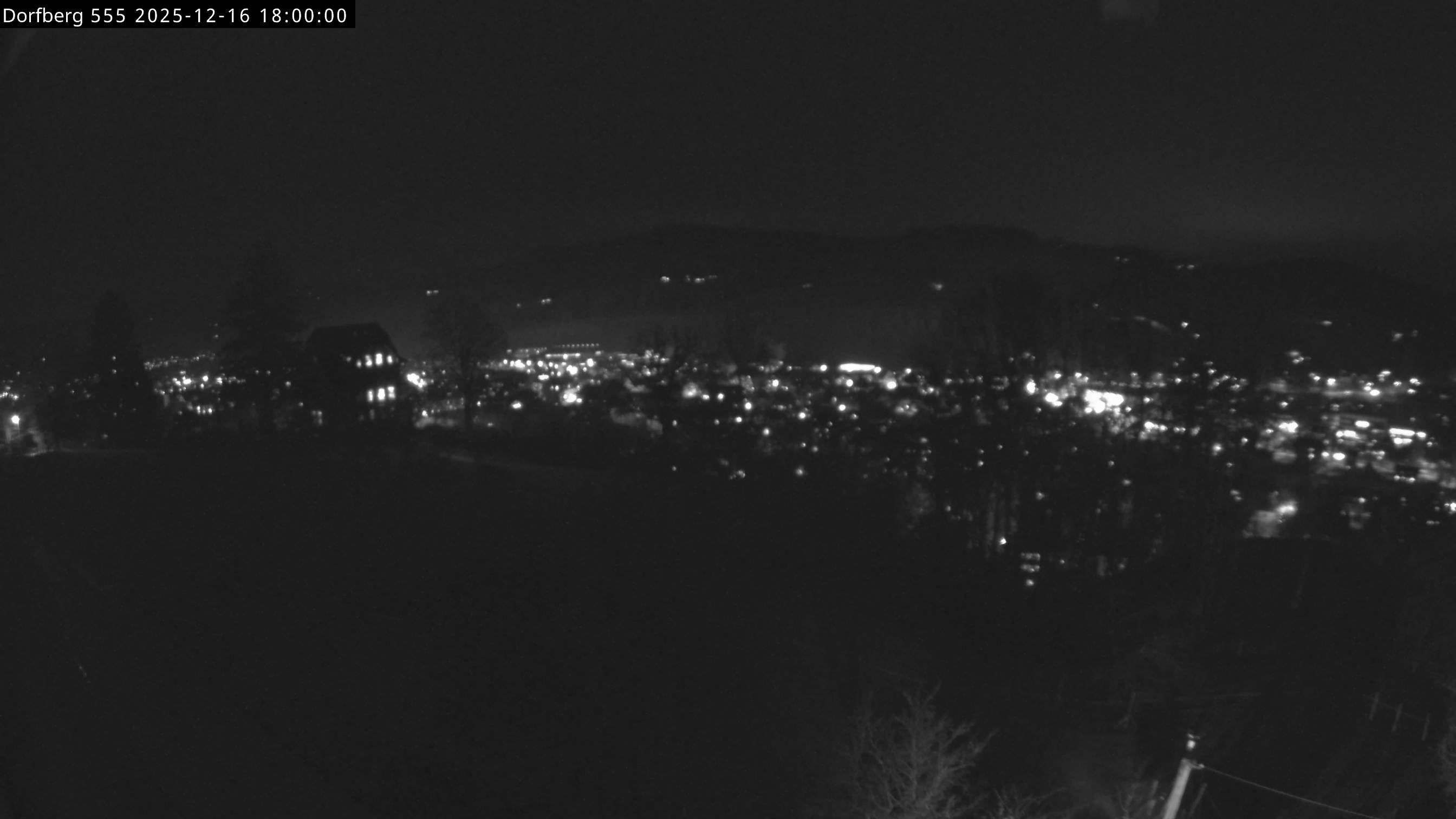 Webcam-Bild: Aussicht vom Dorfberg in Langnau 20251216-180000
