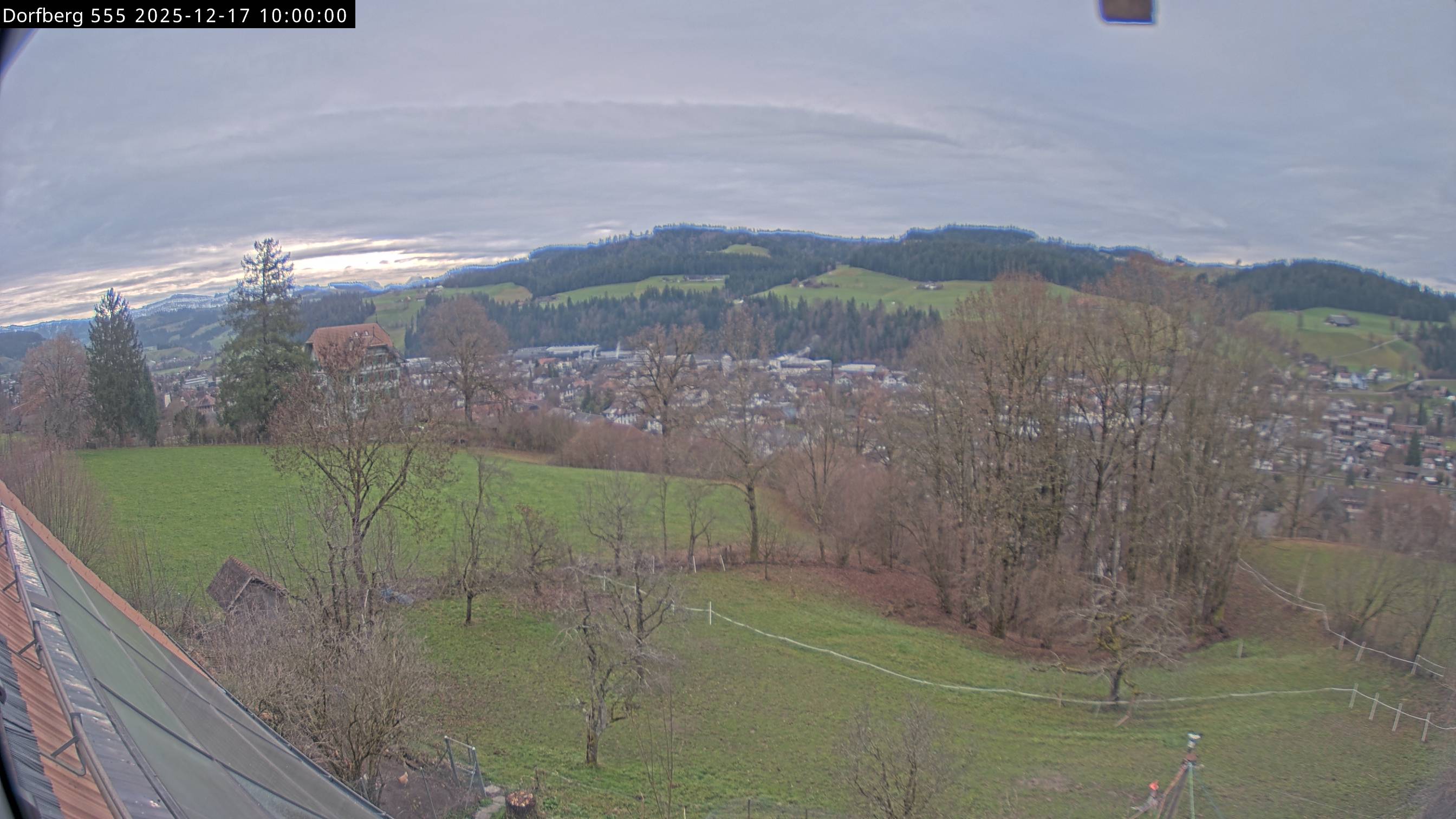 Webcam-Bild: Aussicht vom Dorfberg in Langnau 20251217-100000