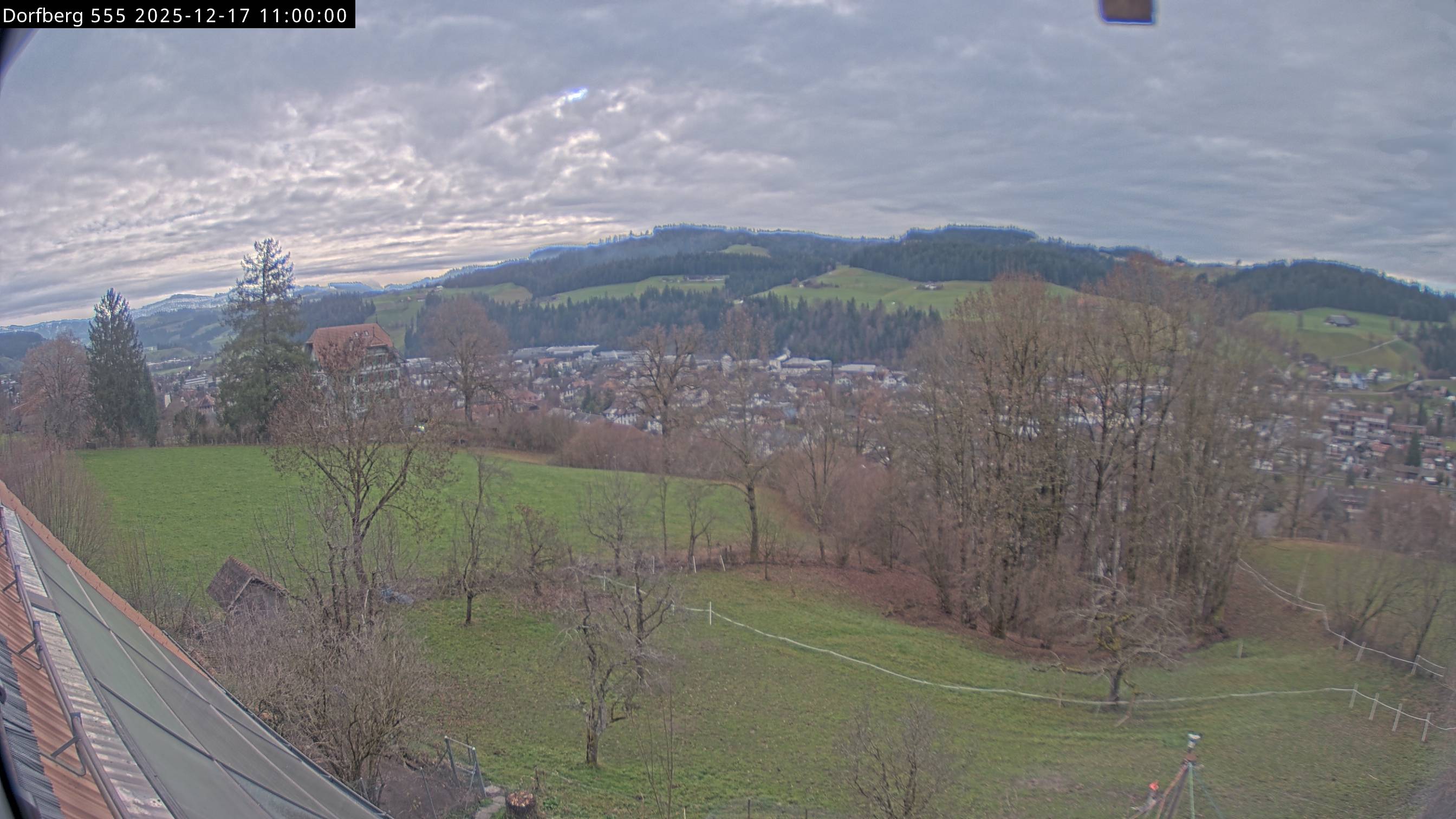 Webcam-Bild: Aussicht vom Dorfberg in Langnau 20251217-110000