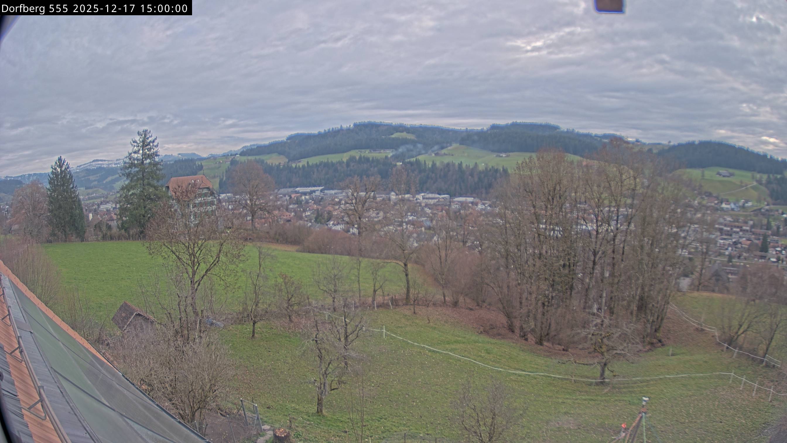 Webcam-Bild: Aussicht vom Dorfberg in Langnau 20251217-150000