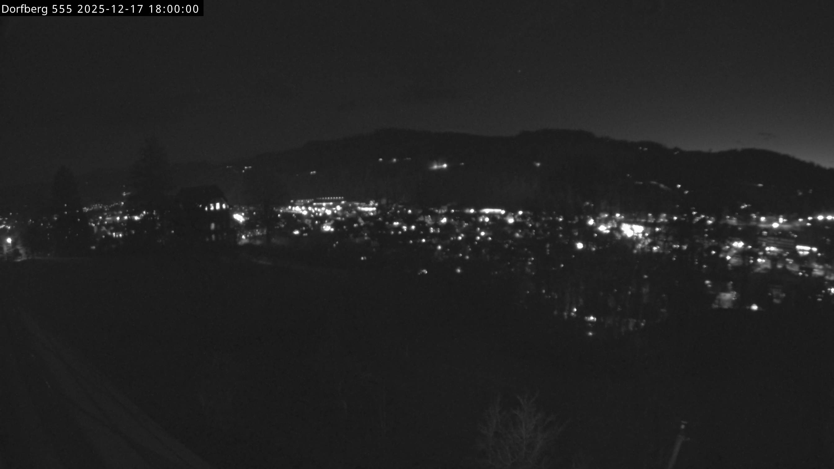 Webcam-Bild: Aussicht vom Dorfberg in Langnau 20251217-180000