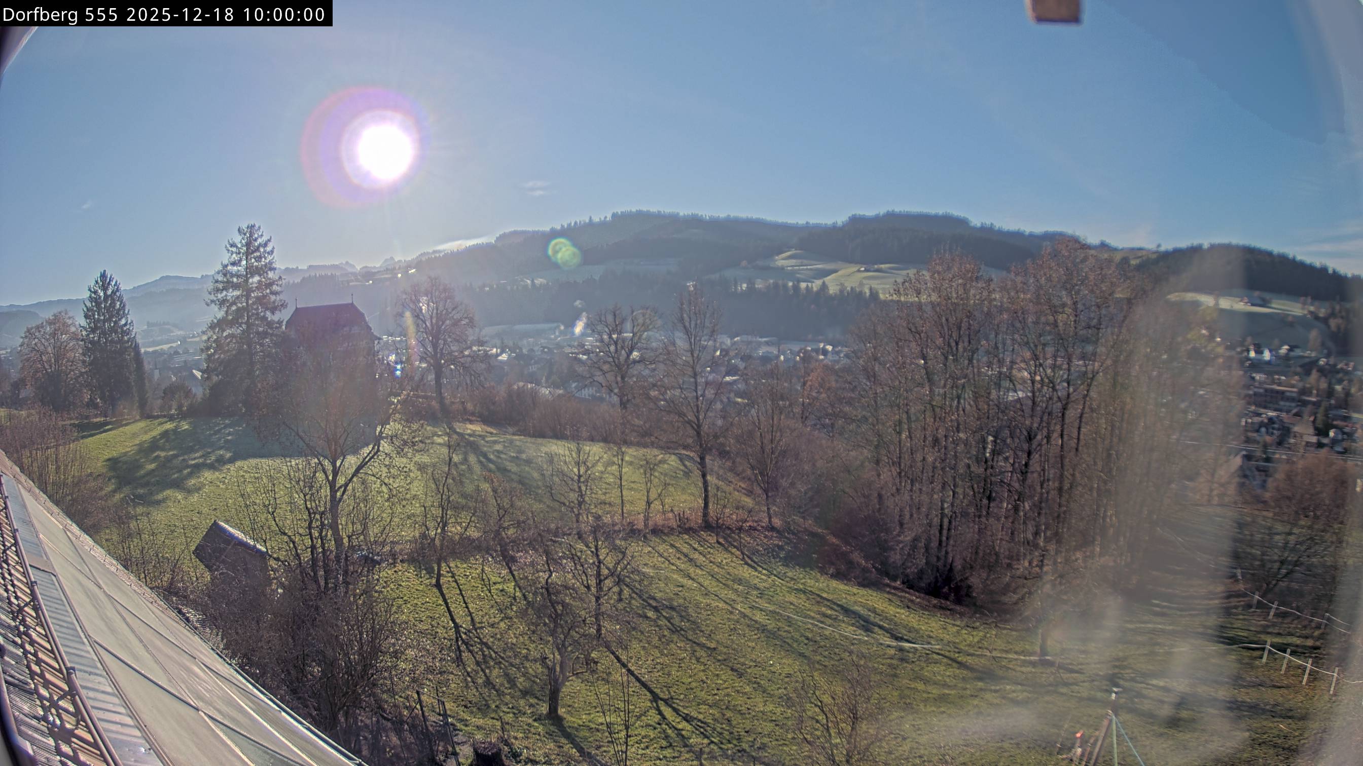 Webcam-Bild: Aussicht vom Dorfberg in Langnau 20251218-100000