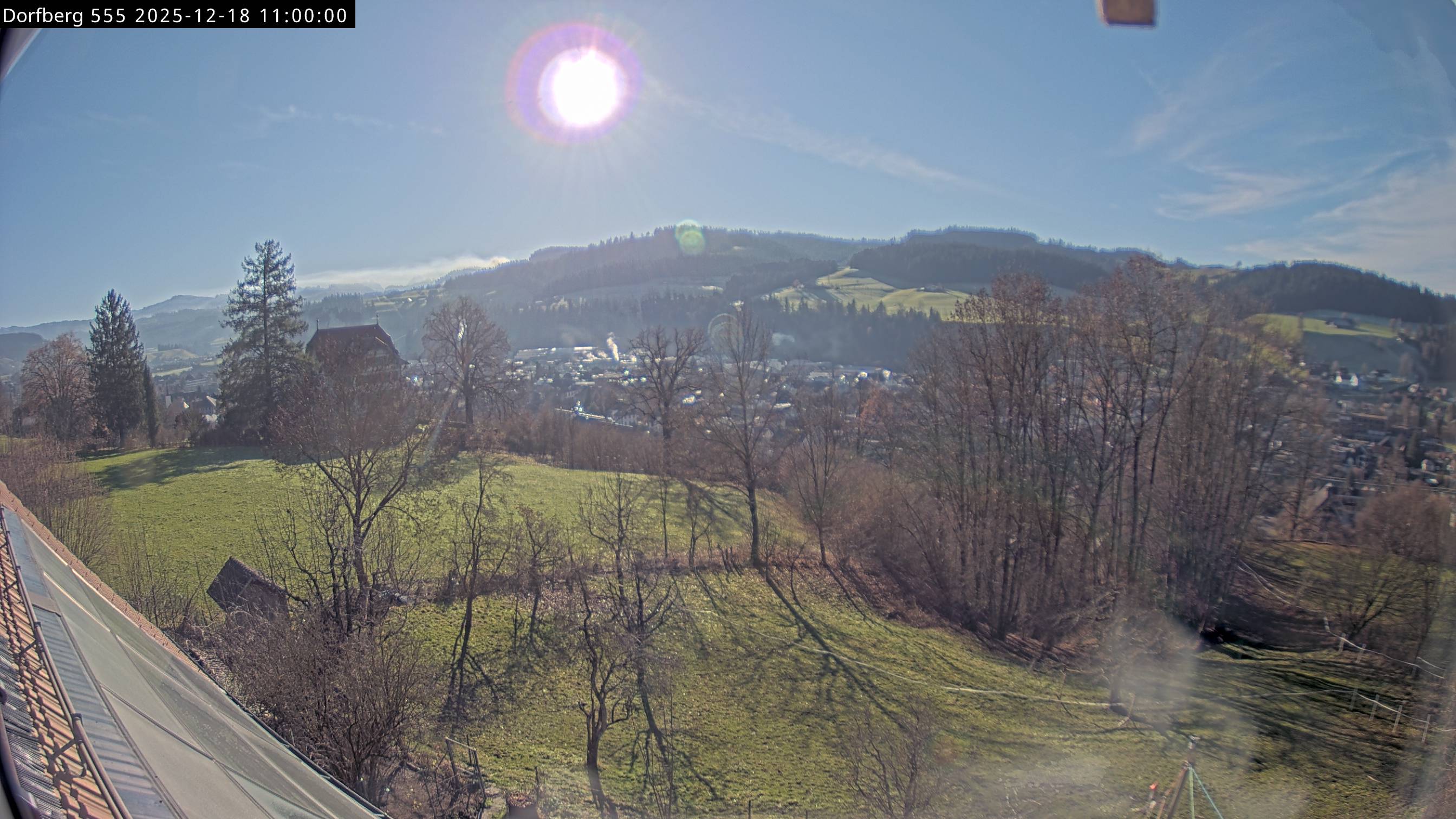Webcam-Bild: Aussicht vom Dorfberg in Langnau 20251218-110000
