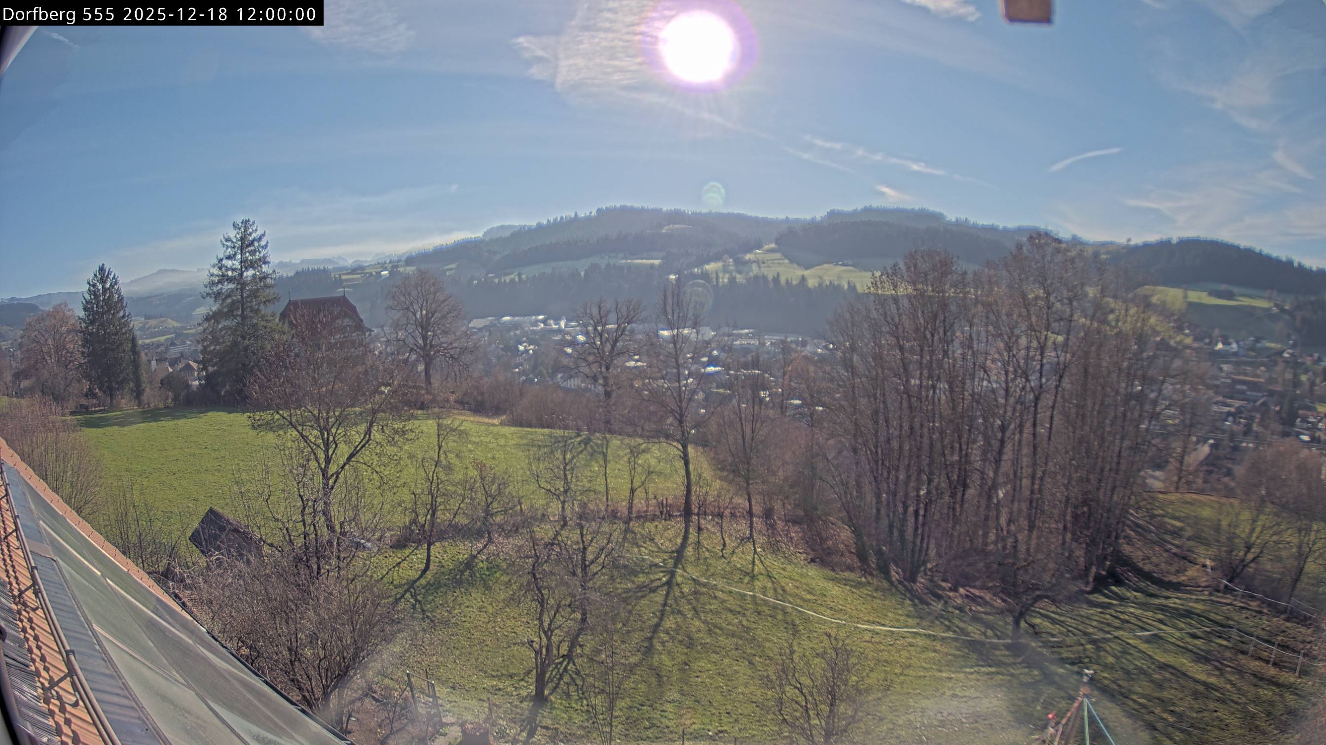 Webcam-Bild: Aussicht vom Dorfberg in Langnau 20251218-120000