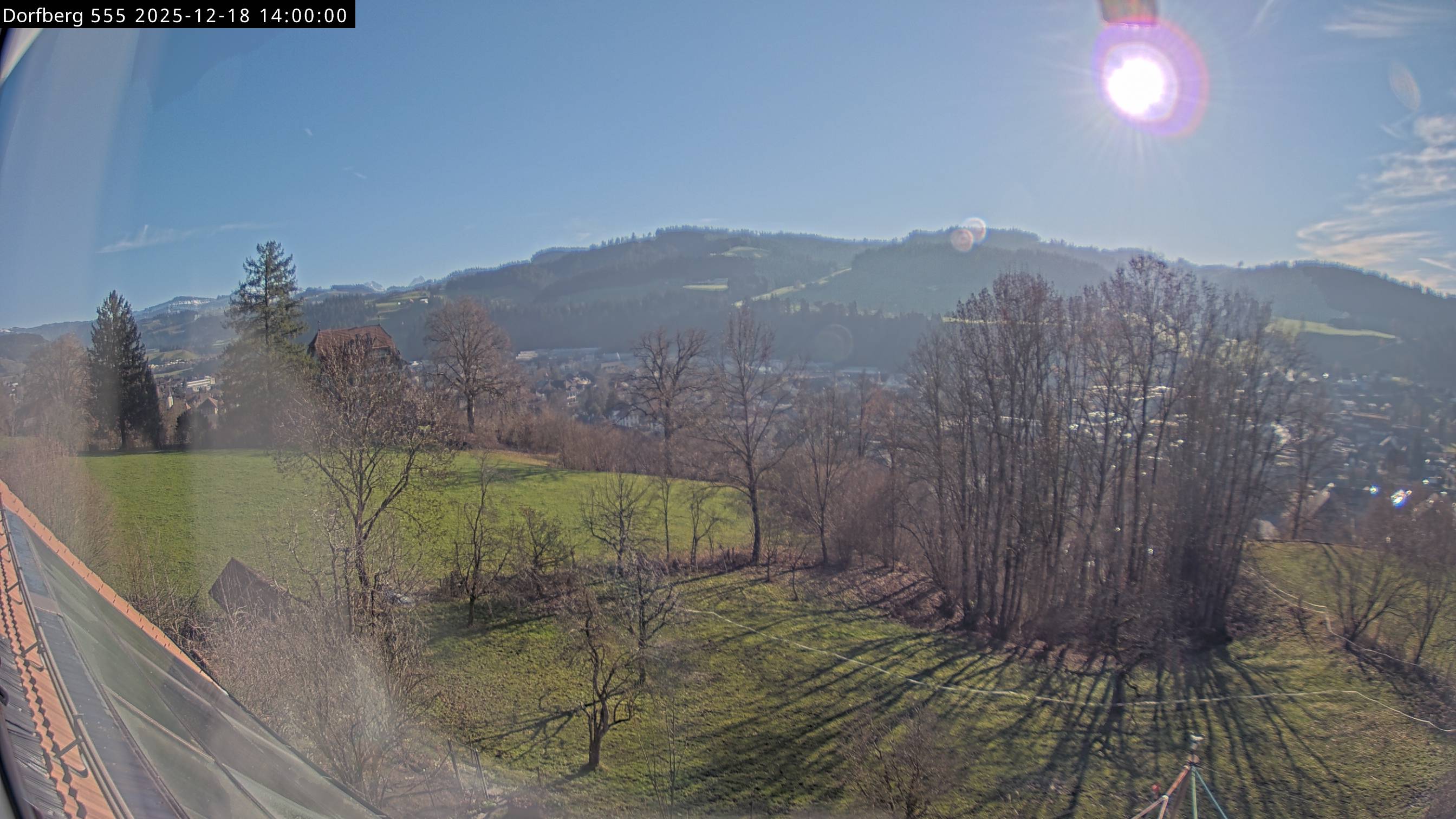 Webcam-Bild: Aussicht vom Dorfberg in Langnau 20251218-140000