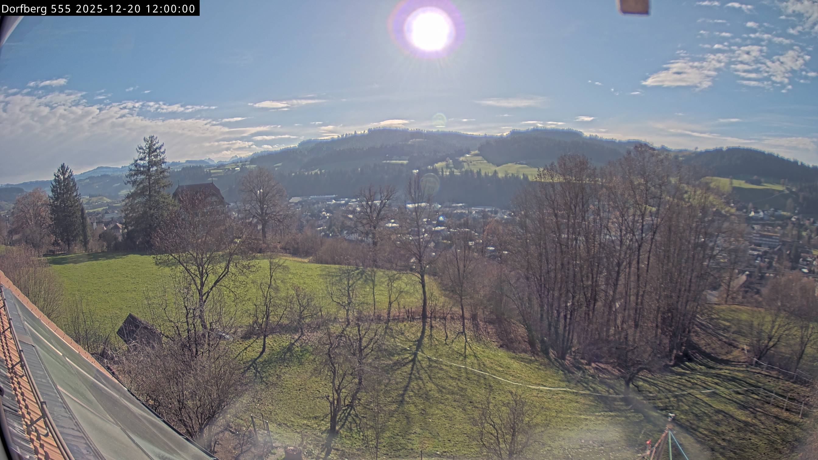 Webcam-Bild: Aussicht vom Dorfberg in Langnau 20251220-120000