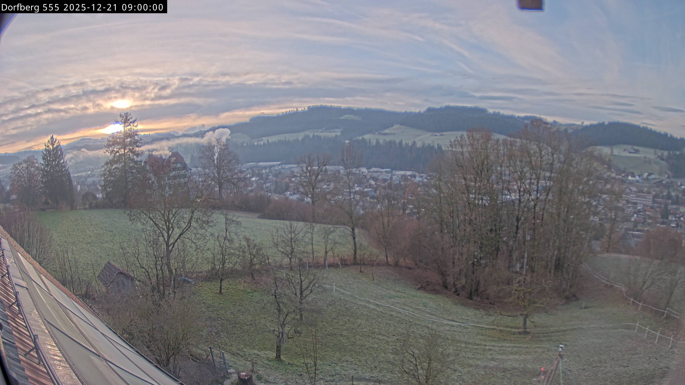 Webcam-Bild: Aussicht vom Dorfberg in Langnau 20251221-090000
