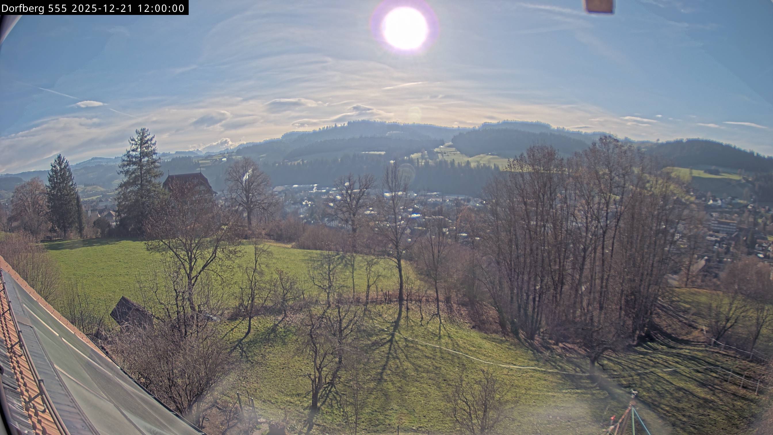 Webcam-Bild: Aussicht vom Dorfberg in Langnau 20251221-120000