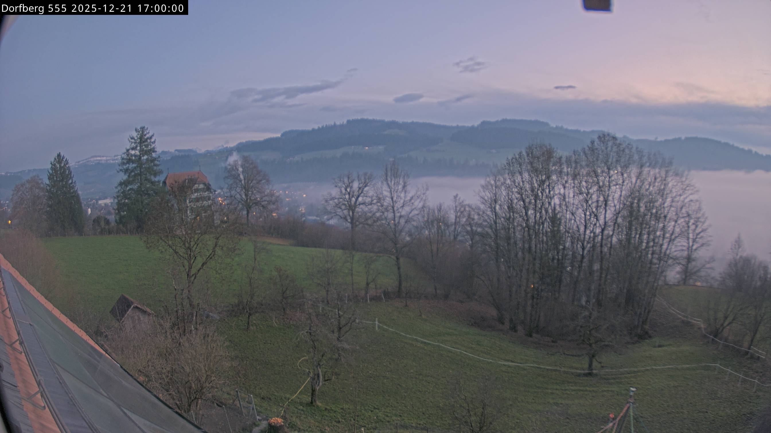 Webcam-Bild: Aussicht vom Dorfberg in Langnau 20251221-170000