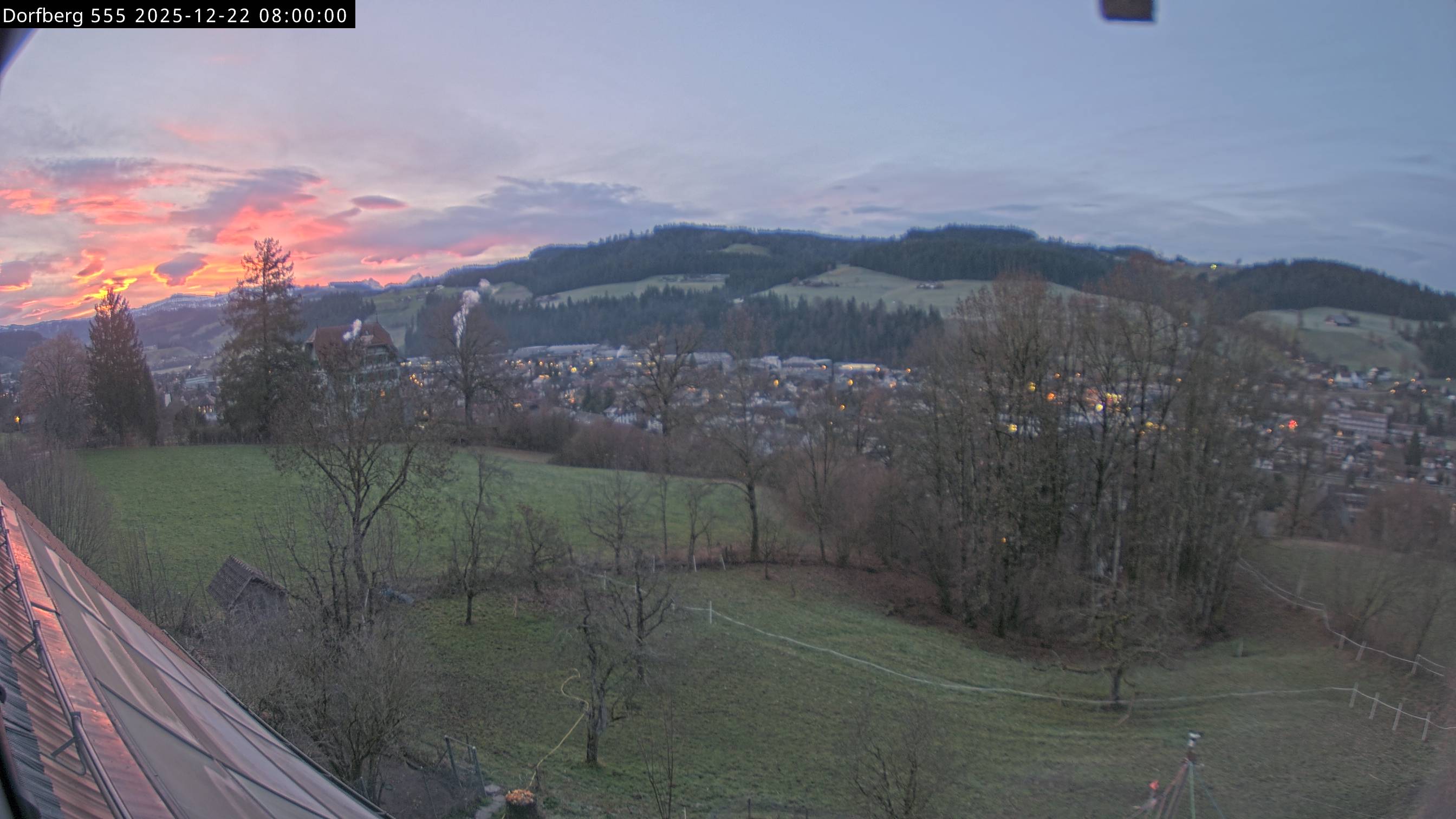 Webcam-Bild: Aussicht vom Dorfberg in Langnau 20251222-080000