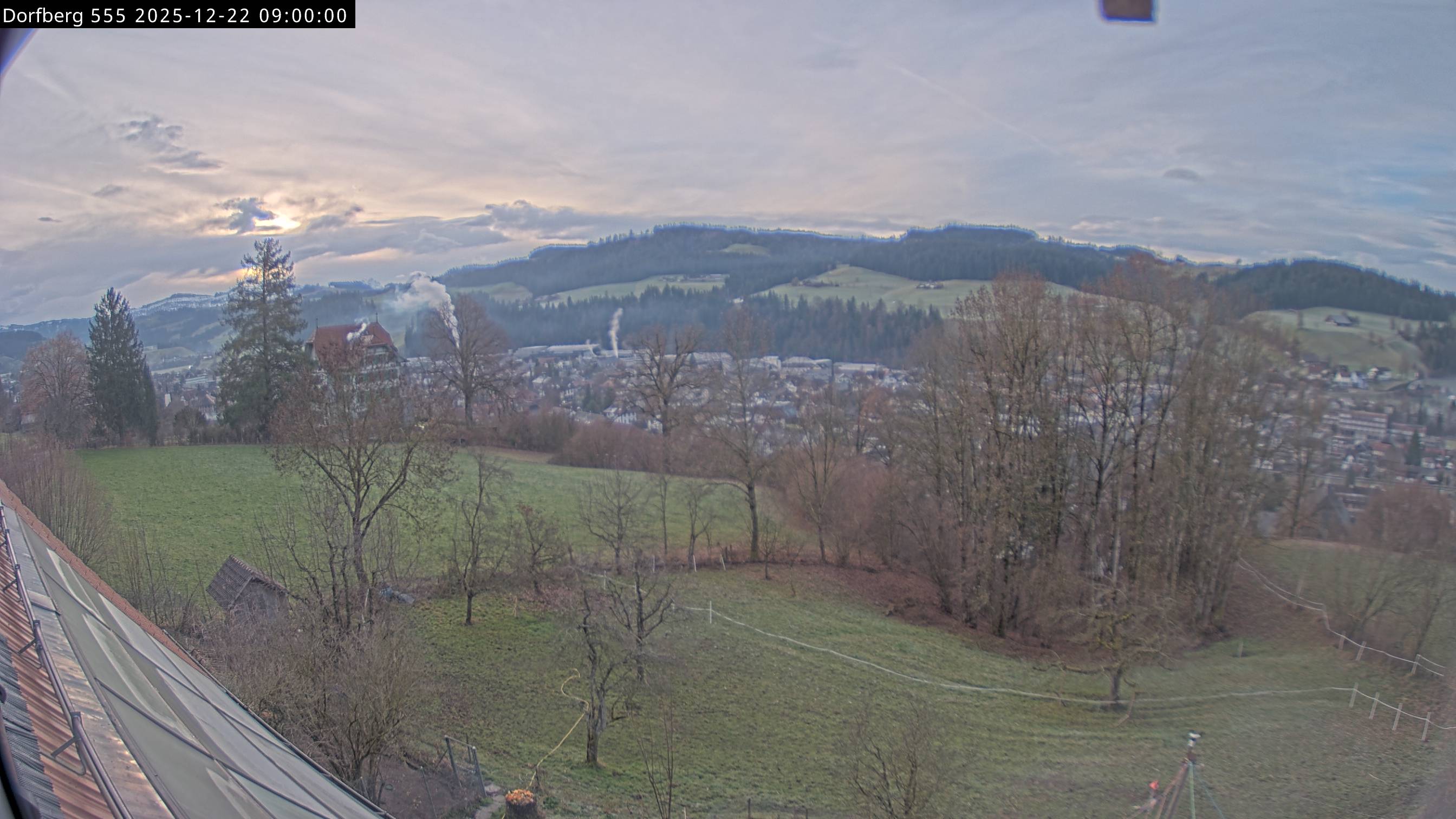 Webcam-Bild: Aussicht vom Dorfberg in Langnau 20251222-090000