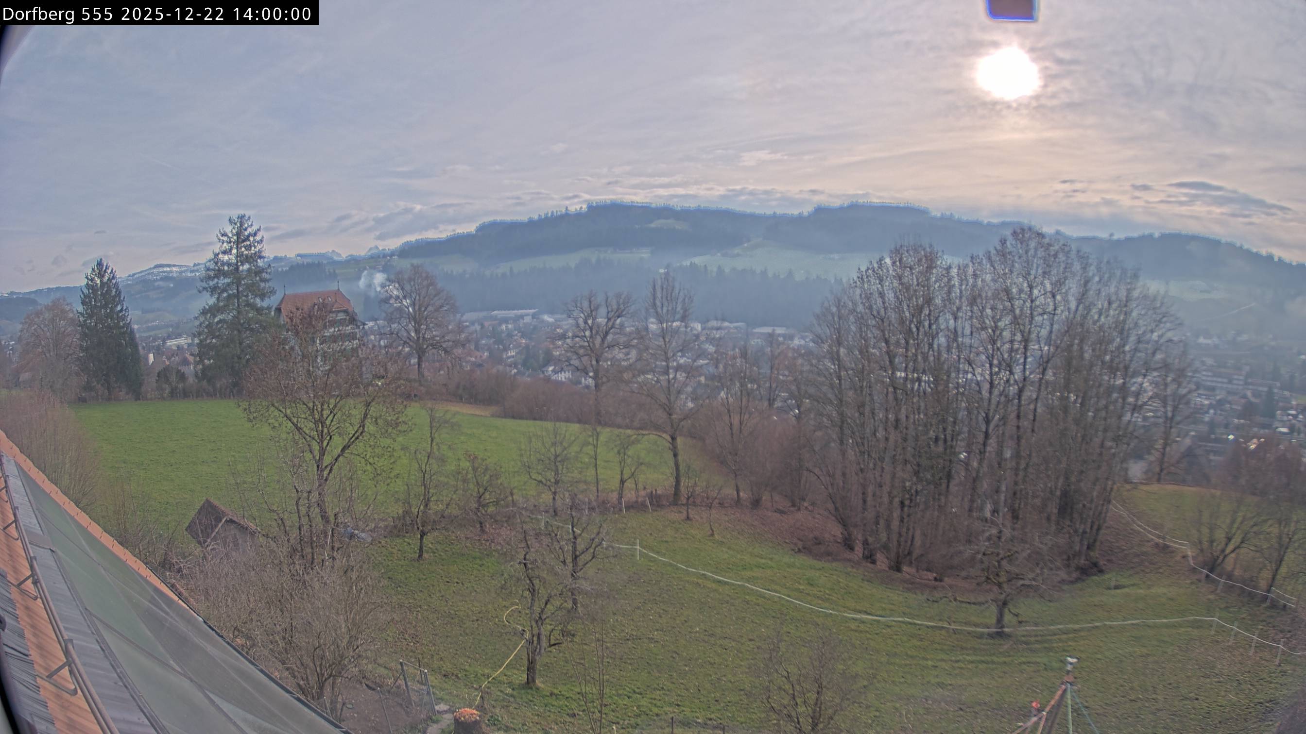 Webcam-Bild: Aussicht vom Dorfberg in Langnau 20251222-140000