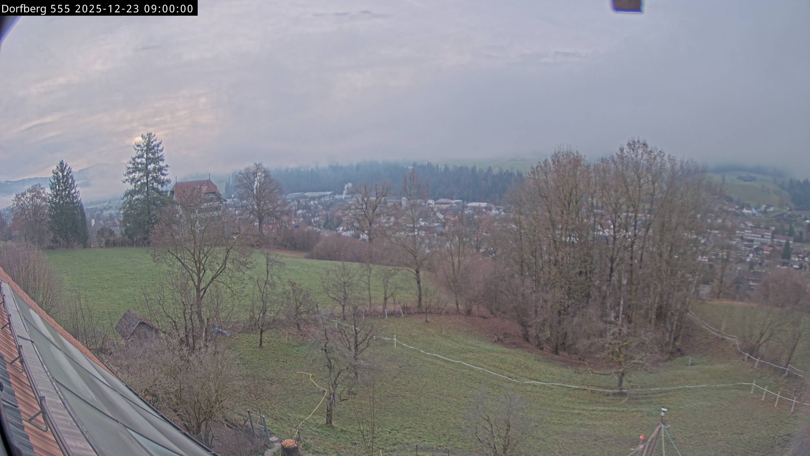 Webcam-Bild: Aussicht vom Dorfberg in Langnau 20251223-090000
