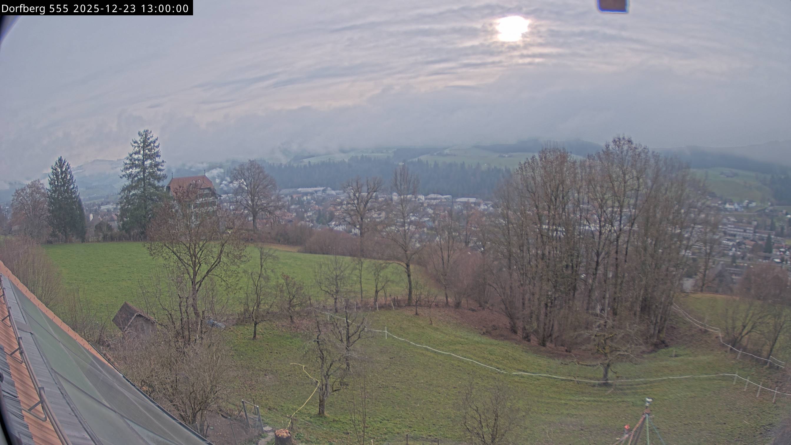 Webcam-Bild: Aussicht vom Dorfberg in Langnau 20251223-130000