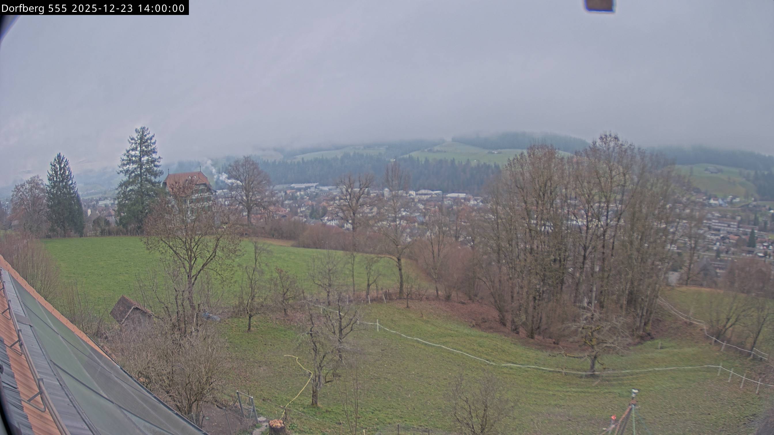 Webcam-Bild: Aussicht vom Dorfberg in Langnau 20251223-140000
