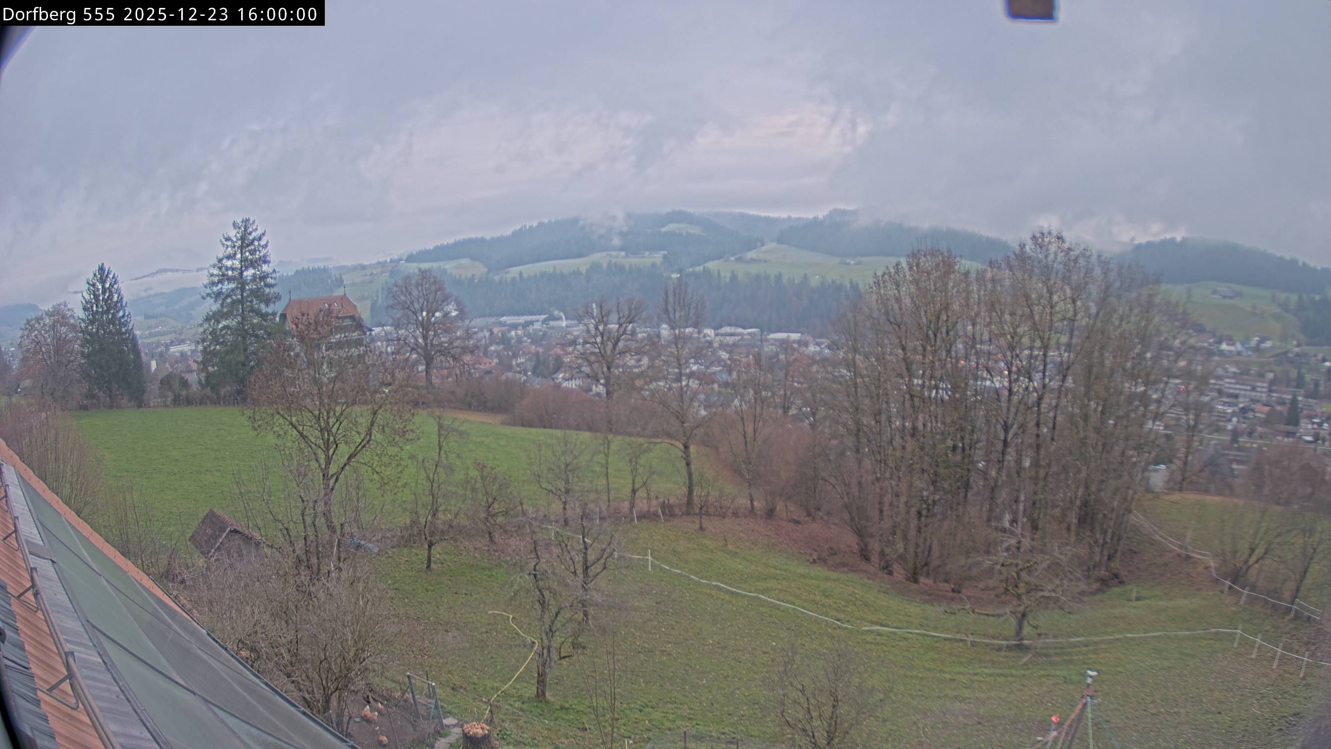 Webcam-Bild: Aussicht vom Dorfberg in Langnau 20251223-160000