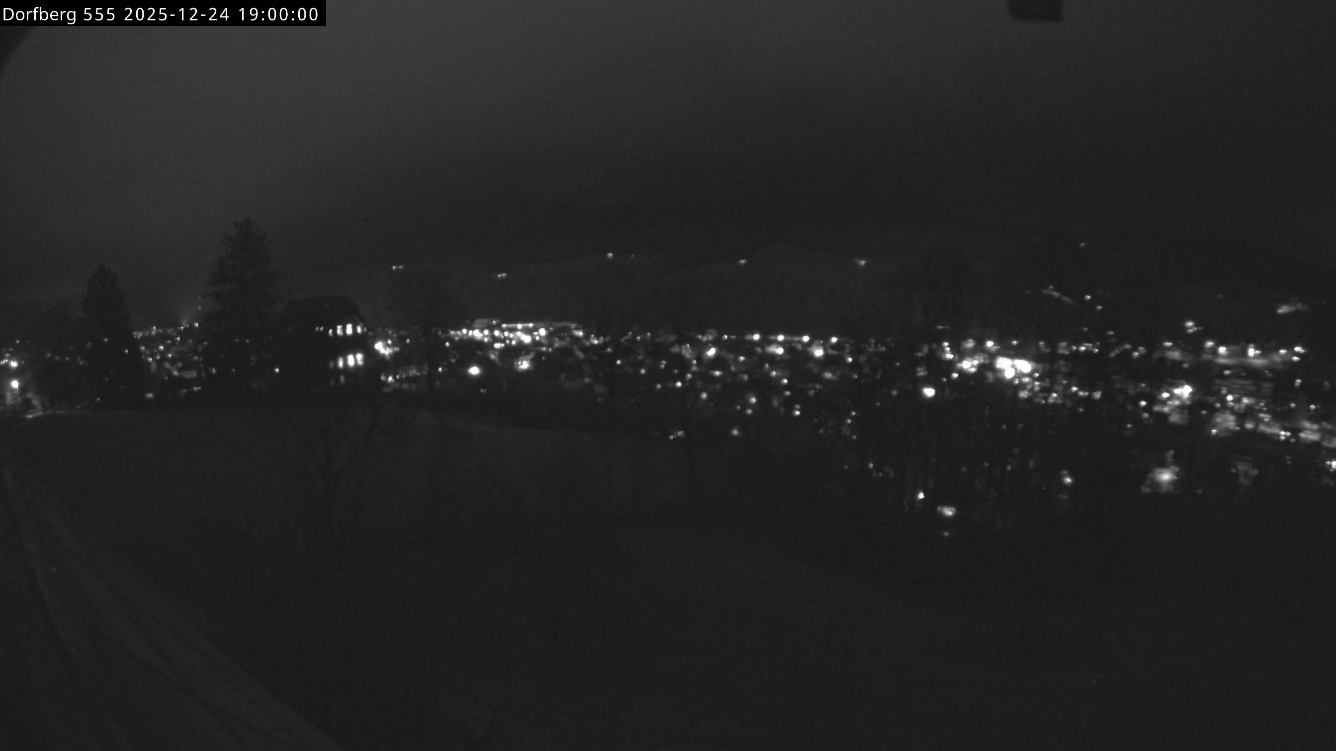 Webcam-Bild: Aussicht vom Dorfberg in Langnau 20251224-190000