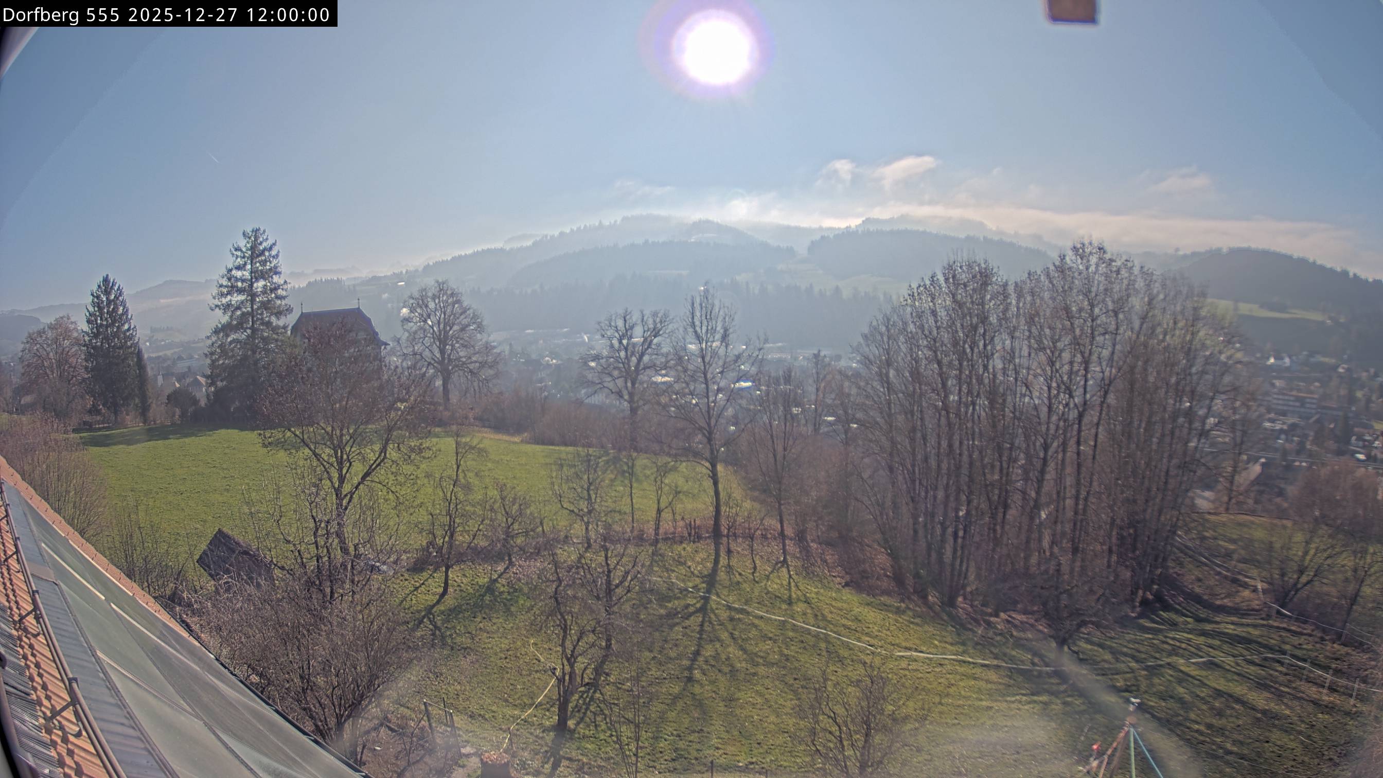 Webcam-Bild: Aussicht vom Dorfberg in Langnau 20251227-120000