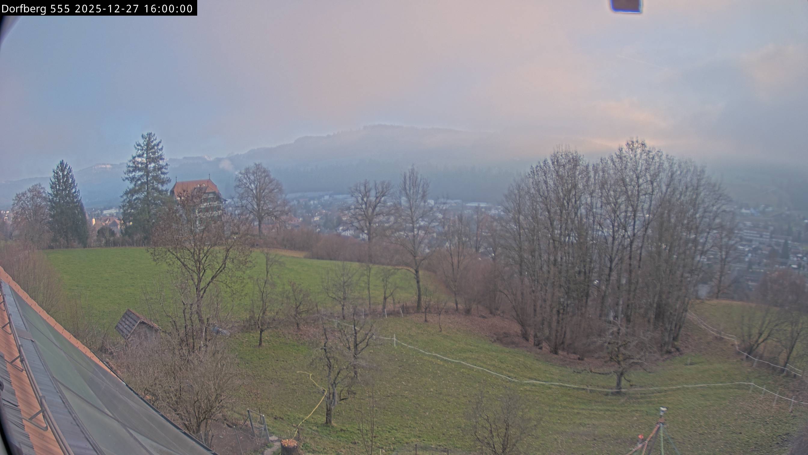 Webcam-Bild: Aussicht vom Dorfberg in Langnau 20251227-160000