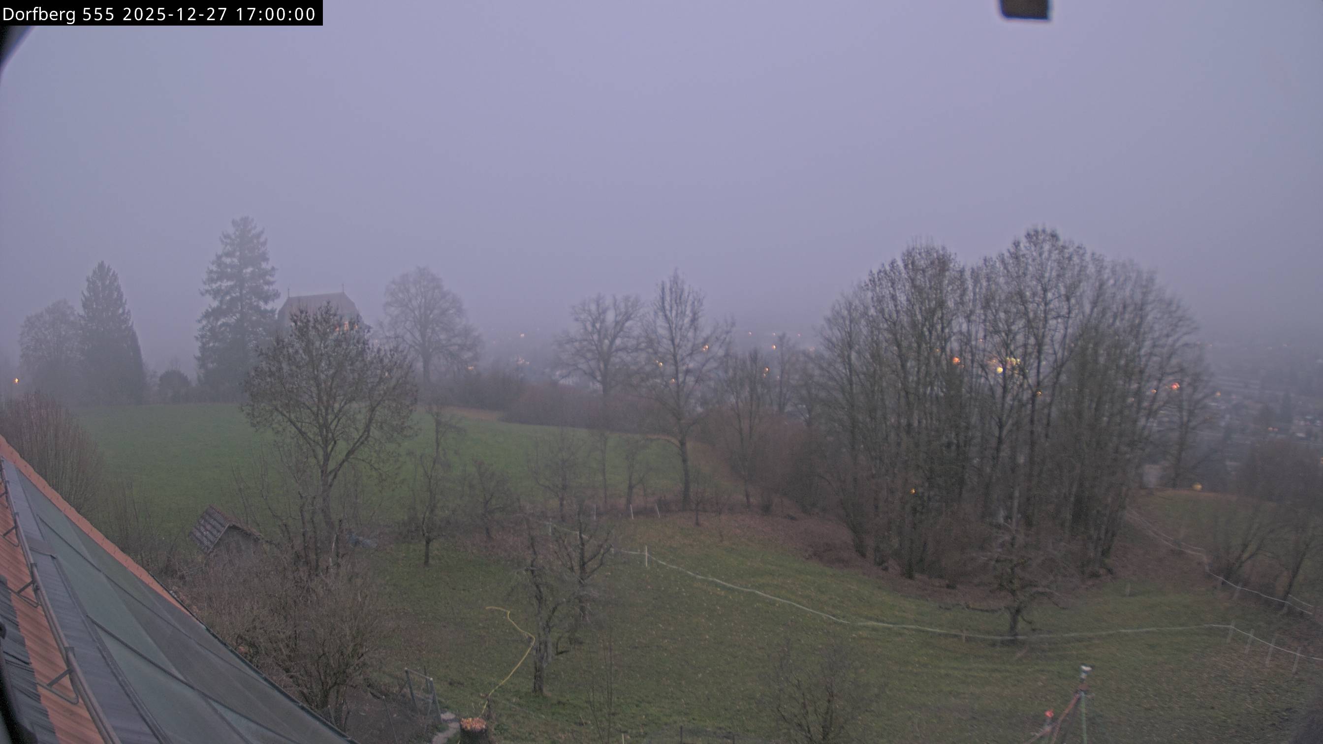 Webcam-Bild: Aussicht vom Dorfberg in Langnau 20251227-170000