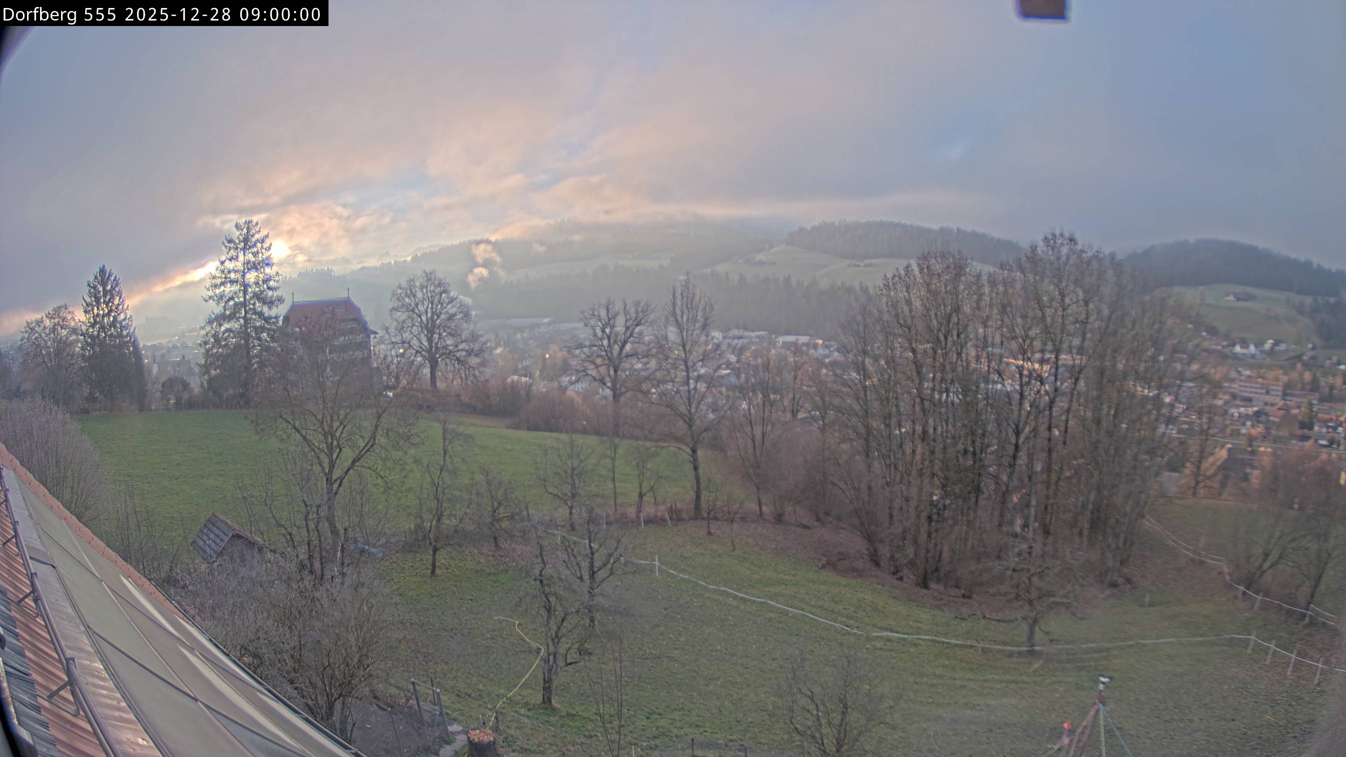 Webcam-Bild: Aussicht vom Dorfberg in Langnau 20251228-090000