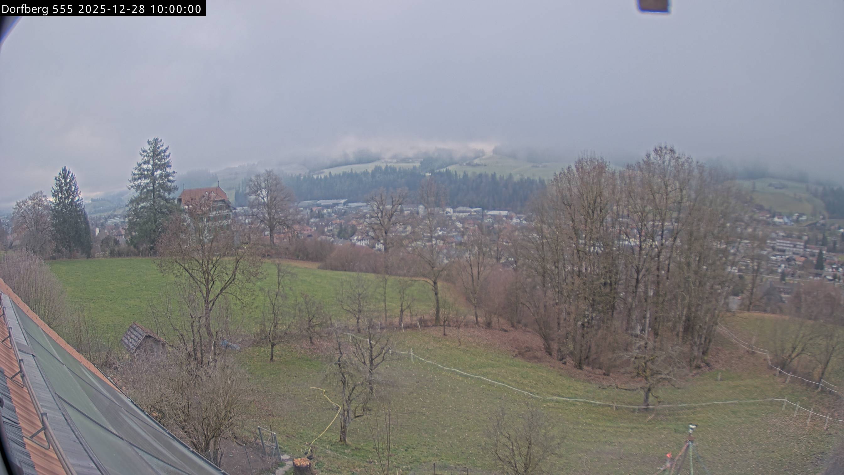 Webcam-Bild: Aussicht vom Dorfberg in Langnau 20251228-100000