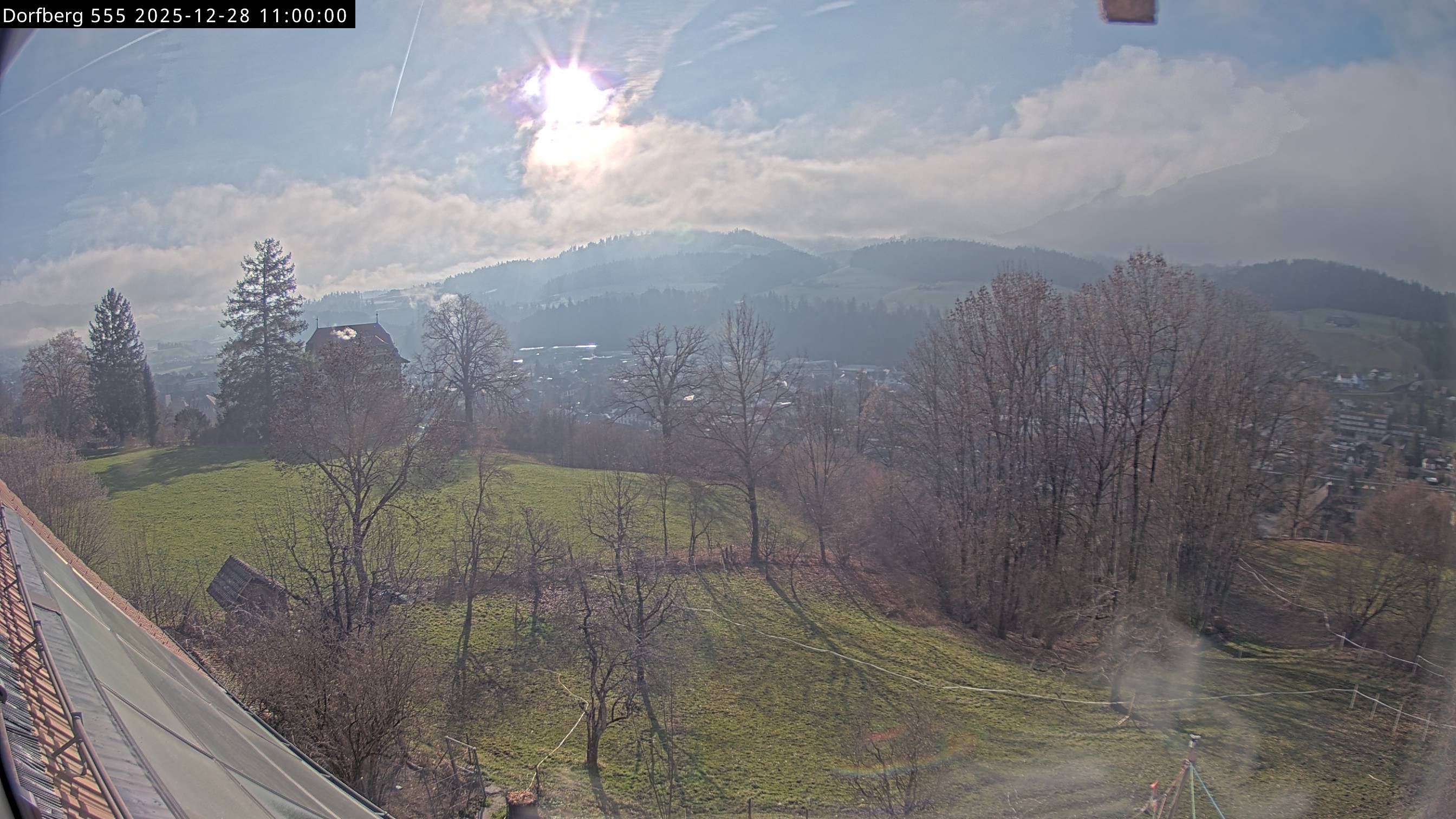 Webcam-Bild: Aussicht vom Dorfberg in Langnau 20251228-110000
