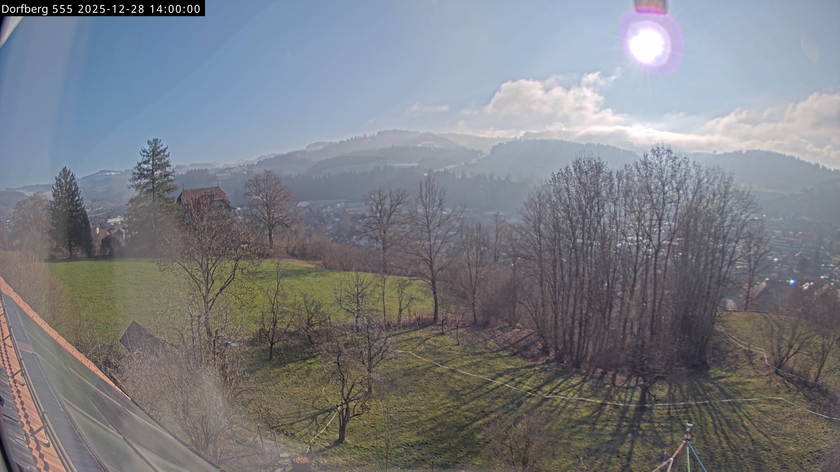 Webcam-Bild: Aussicht vom Dorfberg in Langnau 20251228-140000