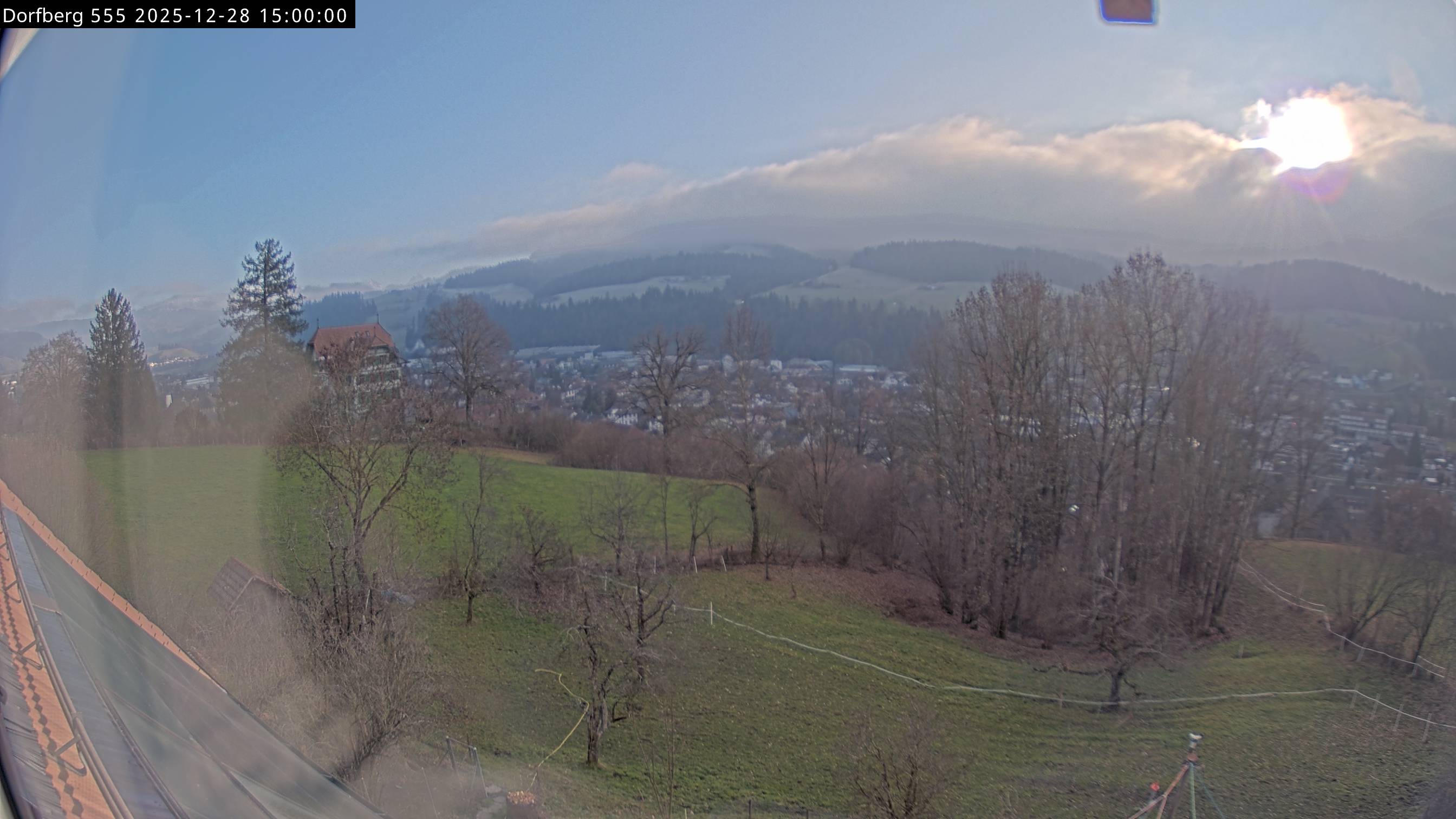 Webcam-Bild: Aussicht vom Dorfberg in Langnau 20251228-150000