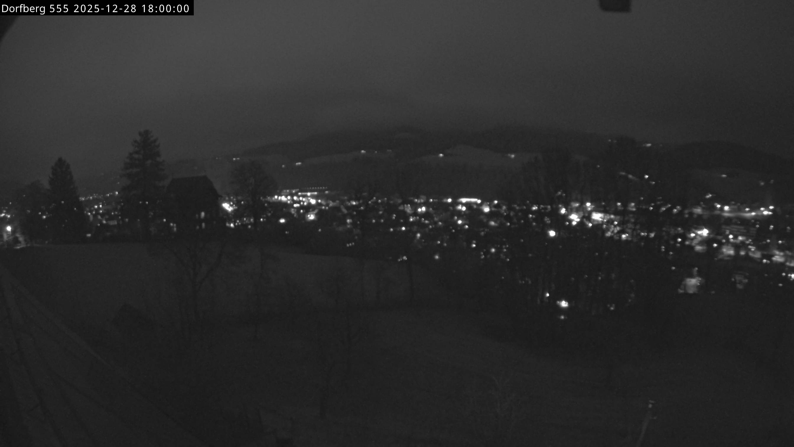 Webcam-Bild: Aussicht vom Dorfberg in Langnau 20251228-180000