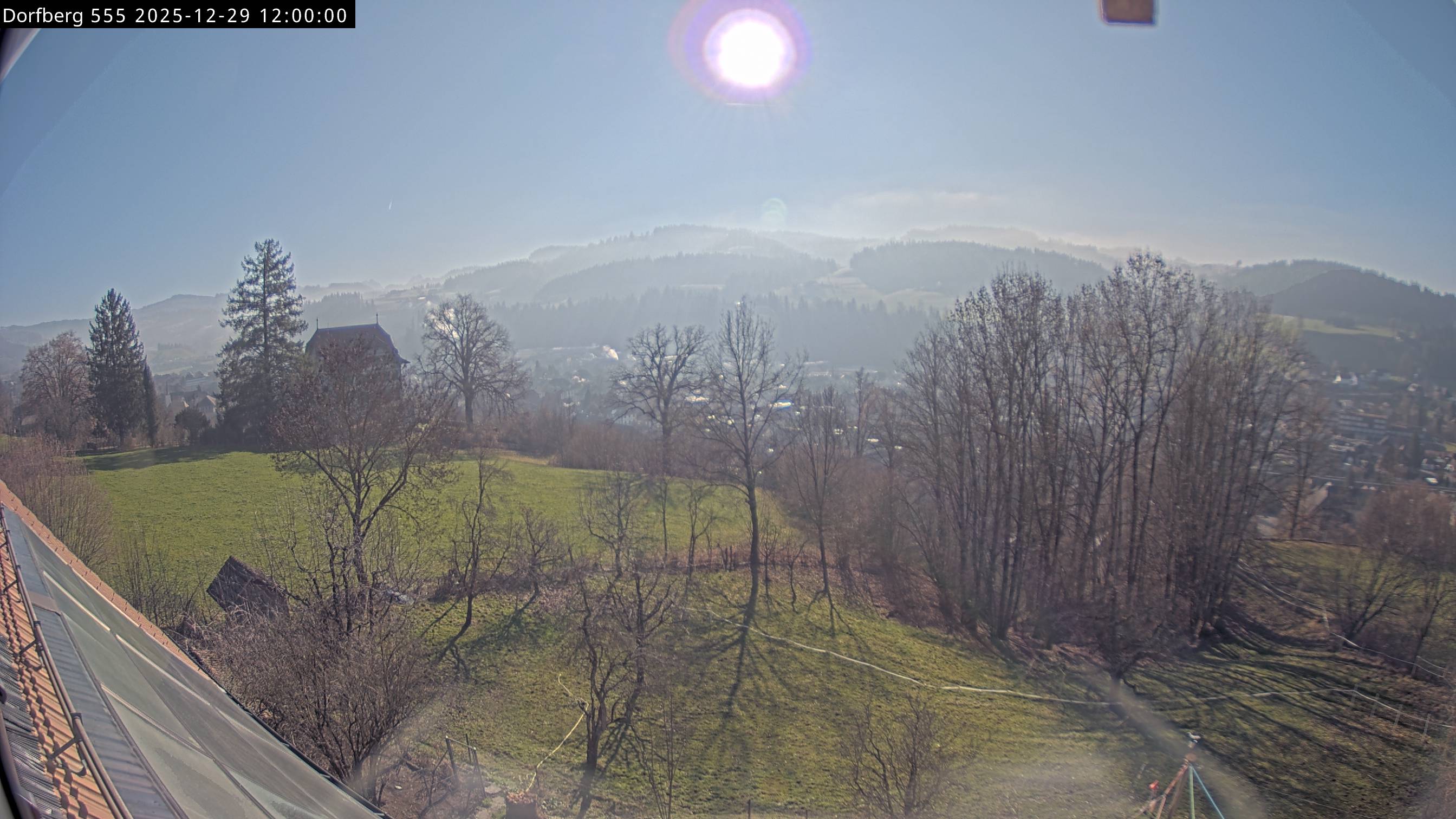 Webcam-Bild: Aussicht vom Dorfberg in Langnau 20251229-120000