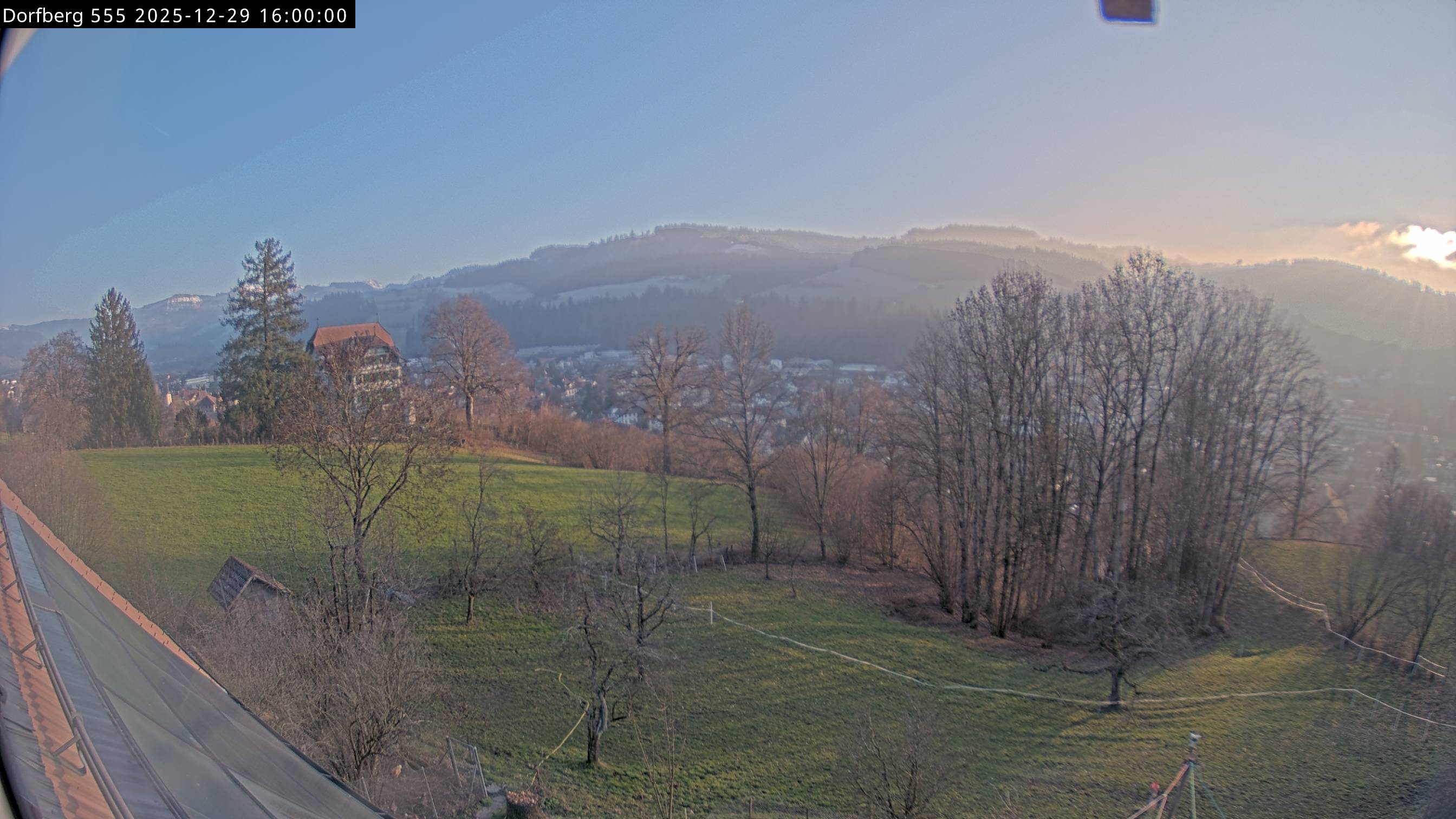 Webcam-Bild: Aussicht vom Dorfberg in Langnau 20251229-160000