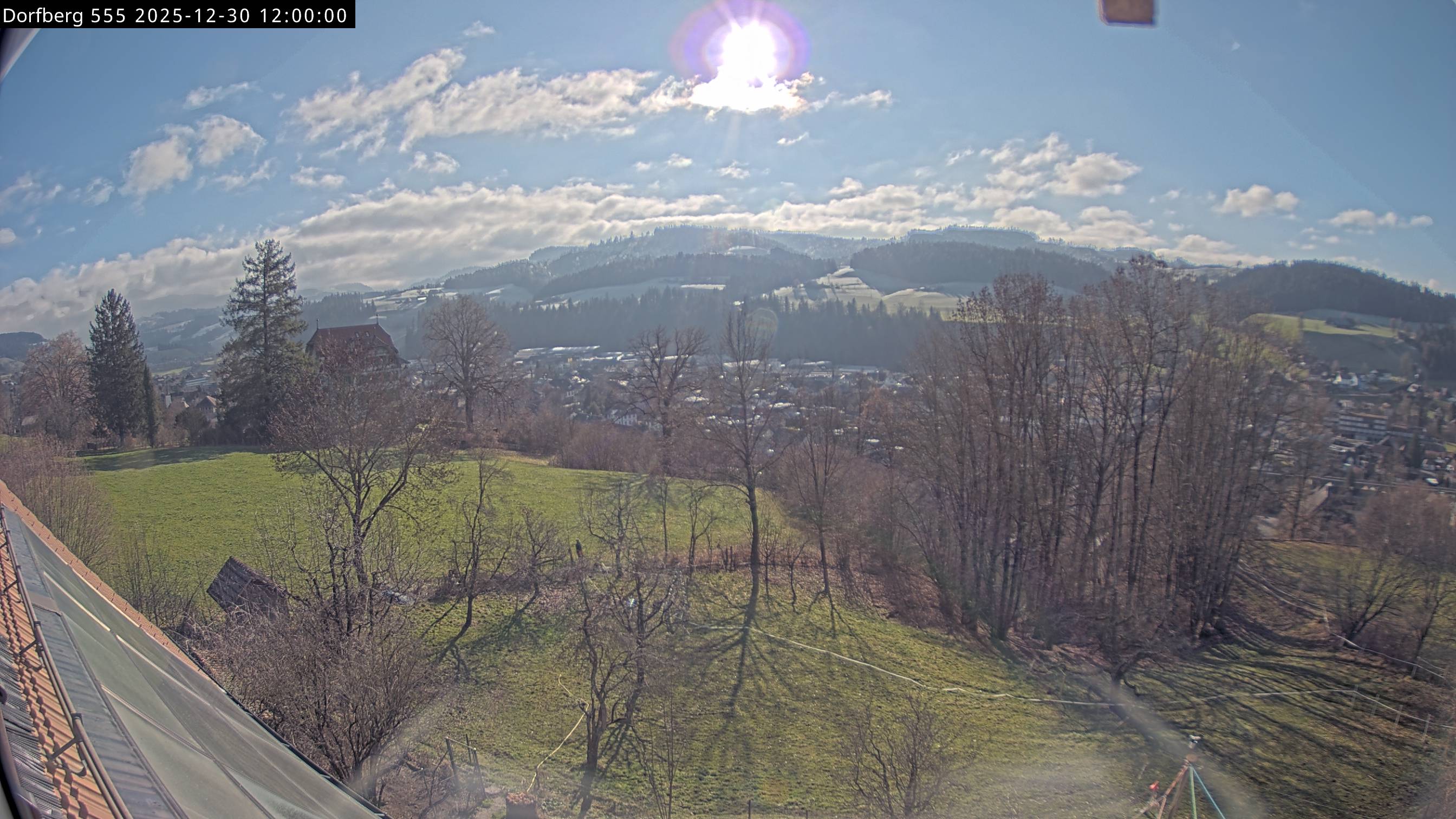 Webcam-Bild: Aussicht vom Dorfberg in Langnau 20251230-120000