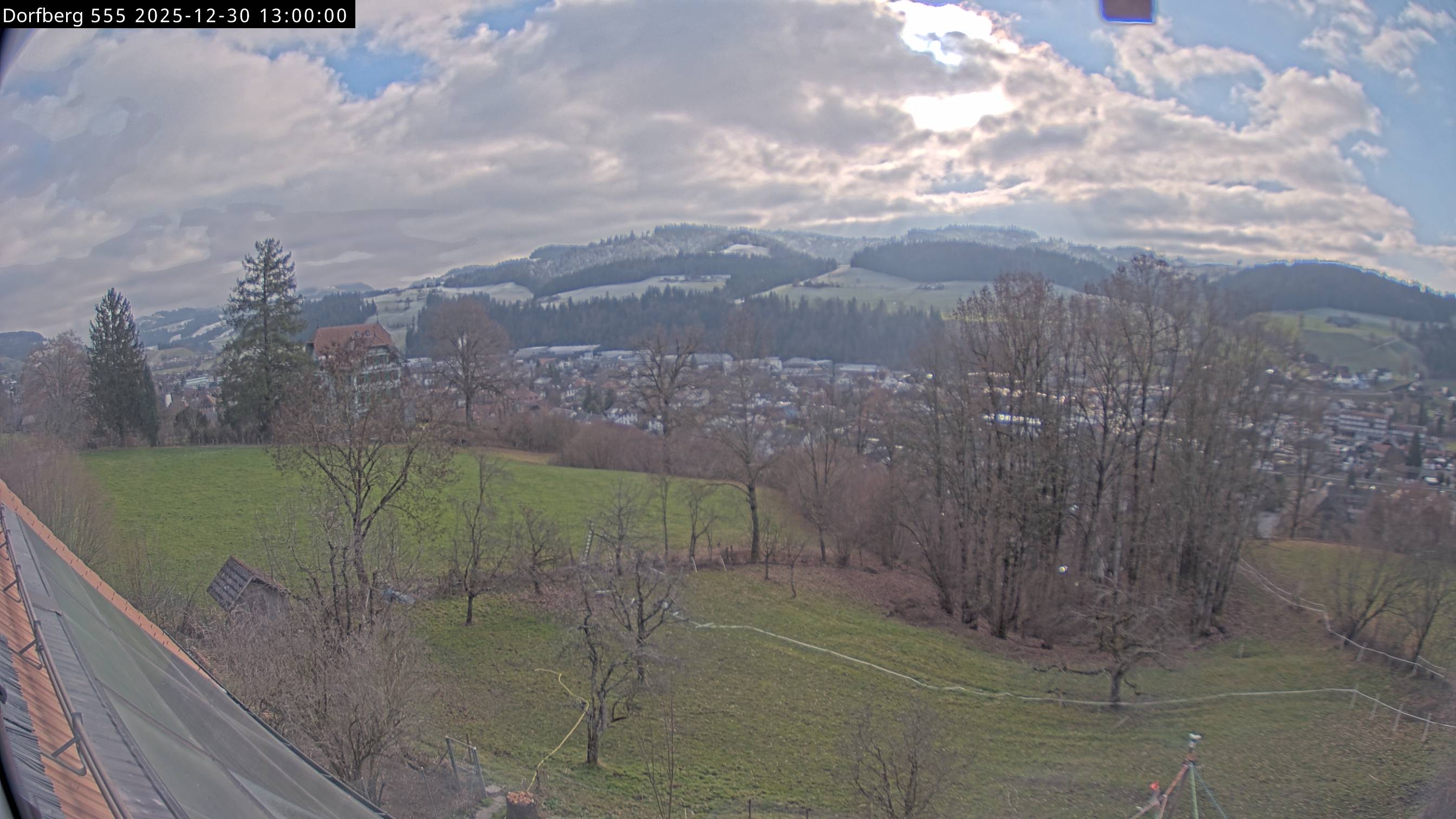 Webcam-Bild: Aussicht vom Dorfberg in Langnau 20251230-130000
