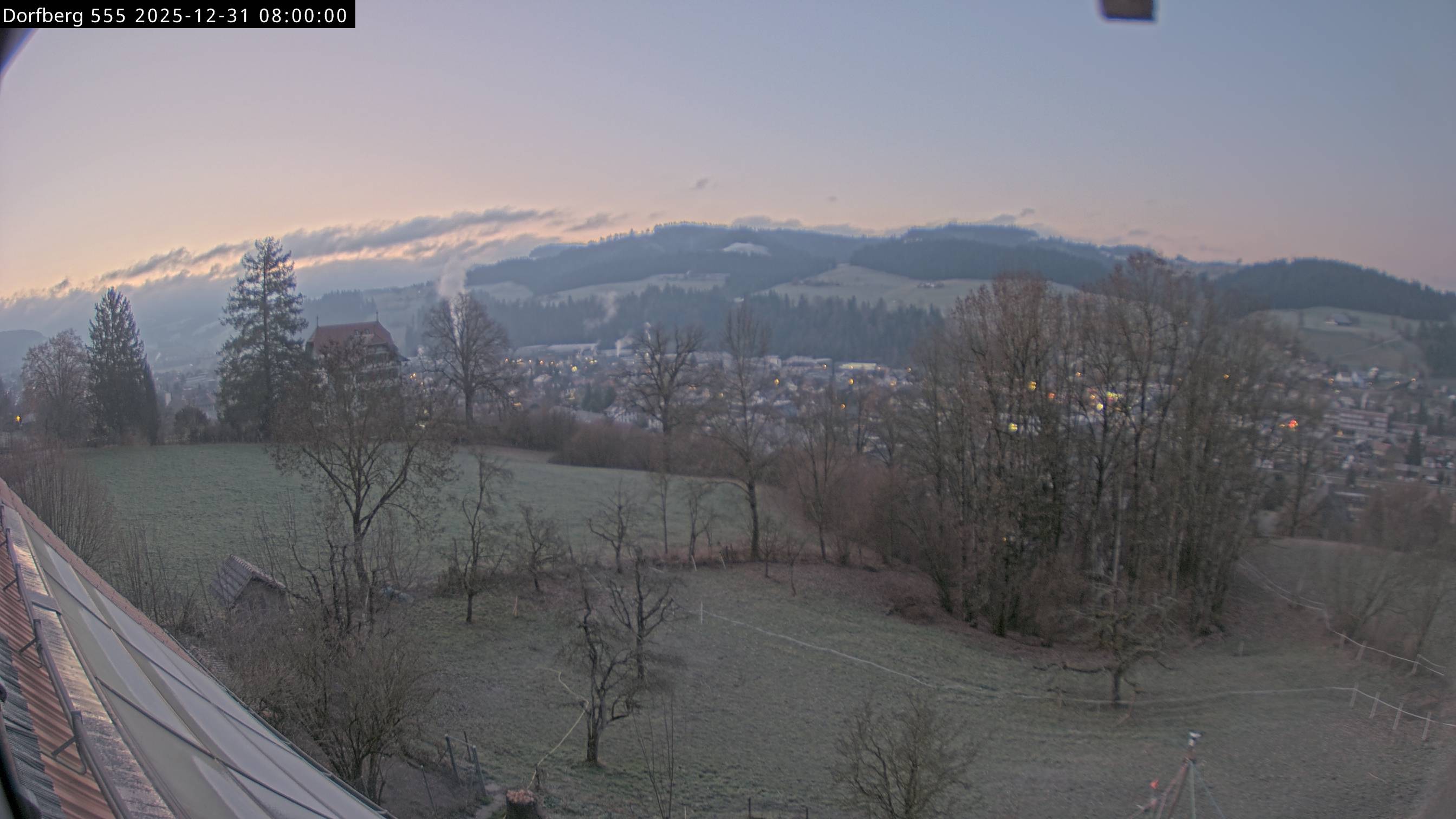 Webcam-Bild: Aussicht vom Dorfberg in Langnau 20251231-080000
