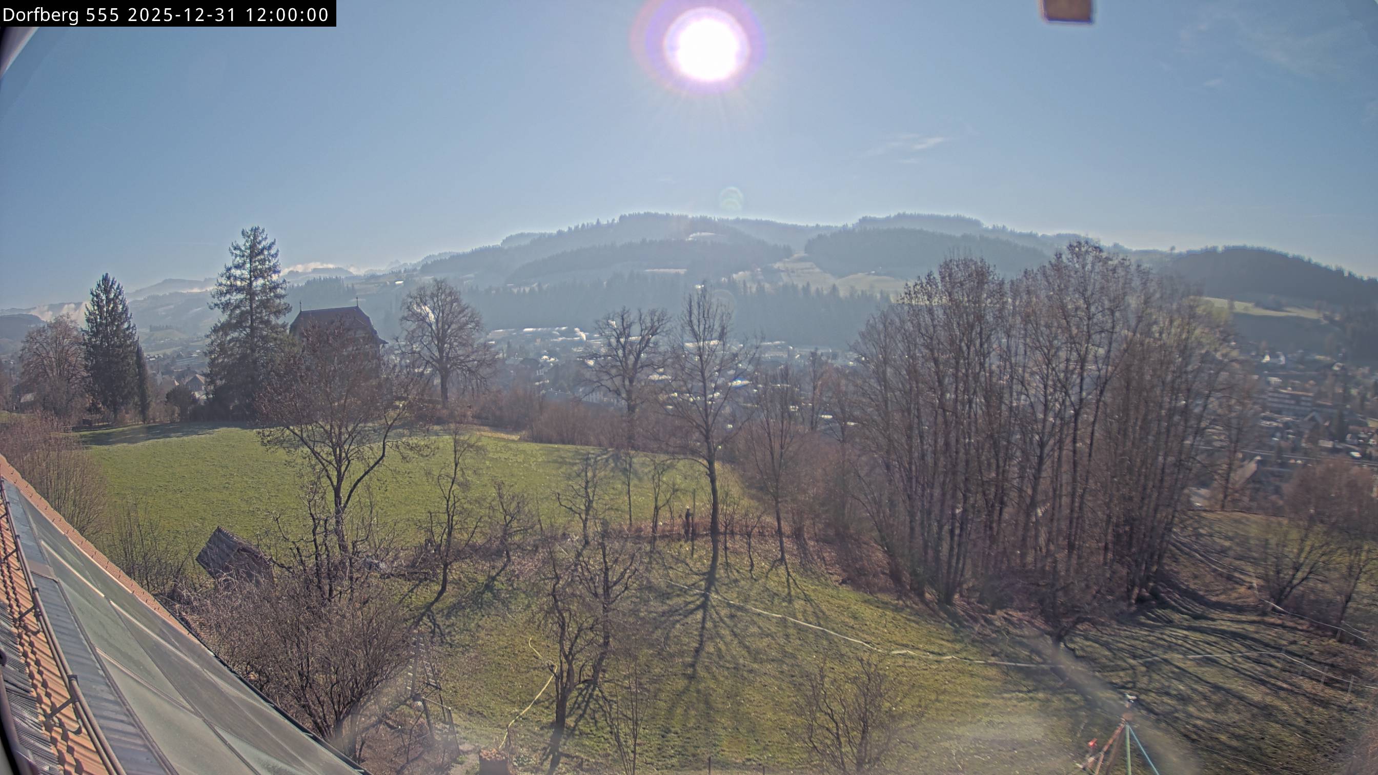Webcam-Bild: Aussicht vom Dorfberg in Langnau 20251231-120000