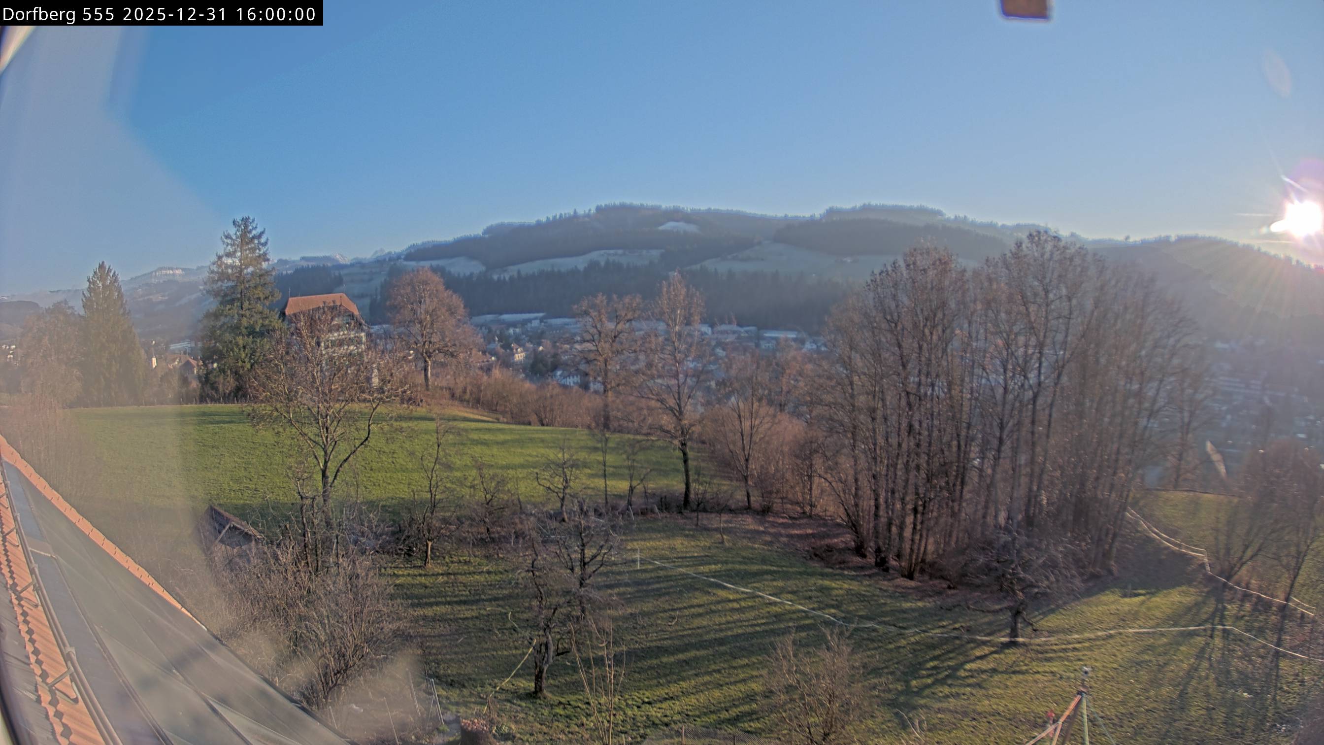 Webcam-Bild: Aussicht vom Dorfberg in Langnau 20251231-160000