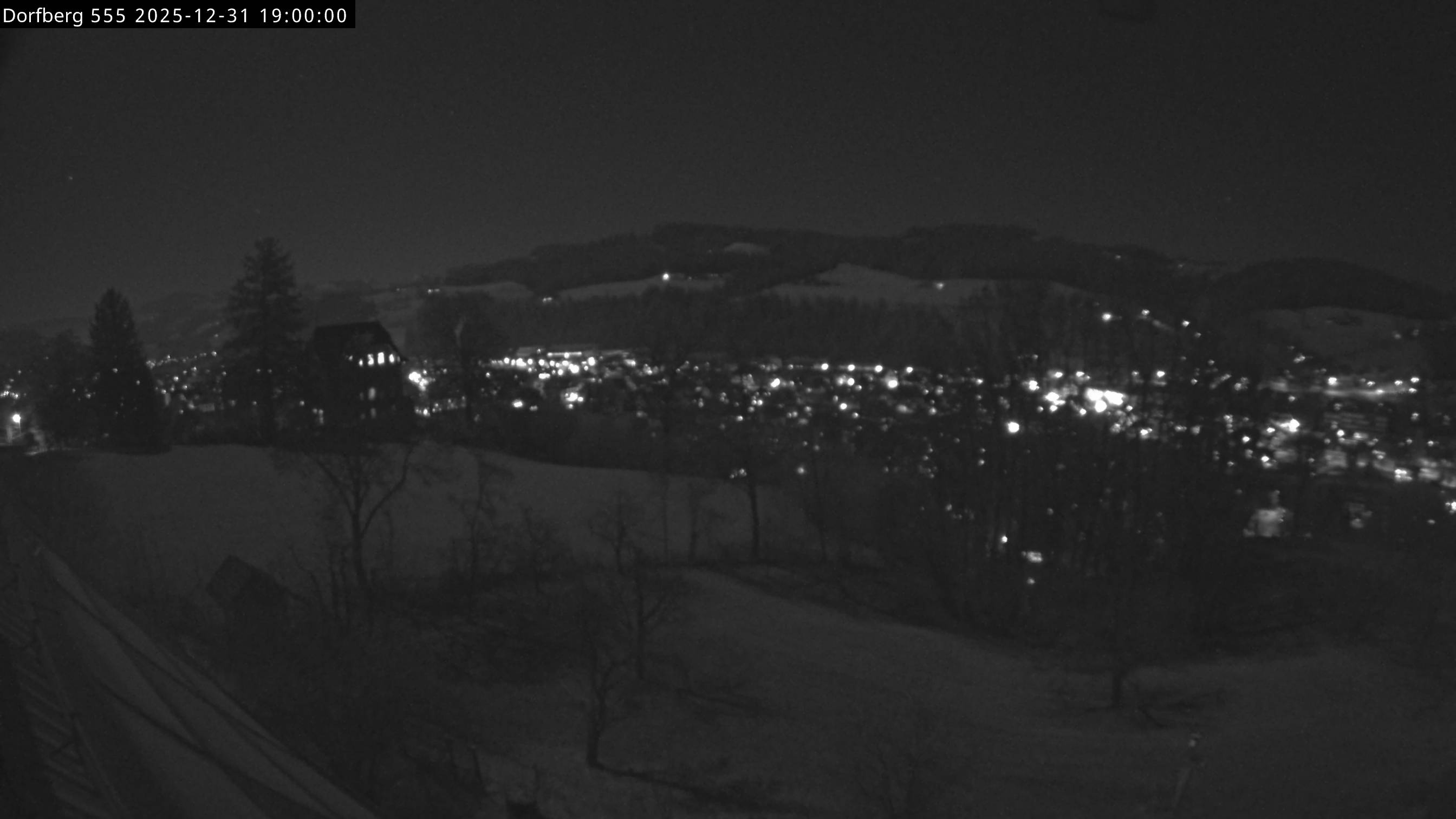 Webcam-Bild: Aussicht vom Dorfberg in Langnau 20251231-190000